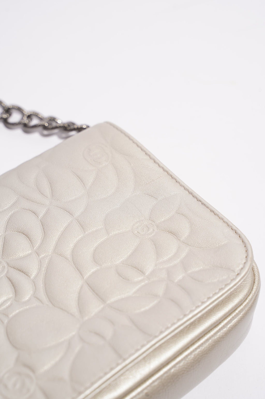 Chanel Womens Vintage Camellia Silver Lambskin