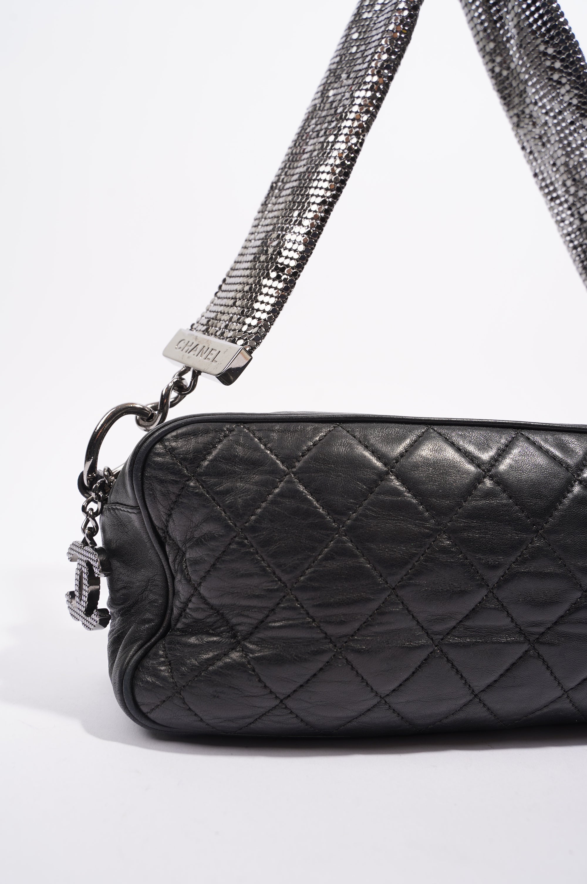 Chanel Womens Lambskin Quilted Leather Shoulder Bag Black