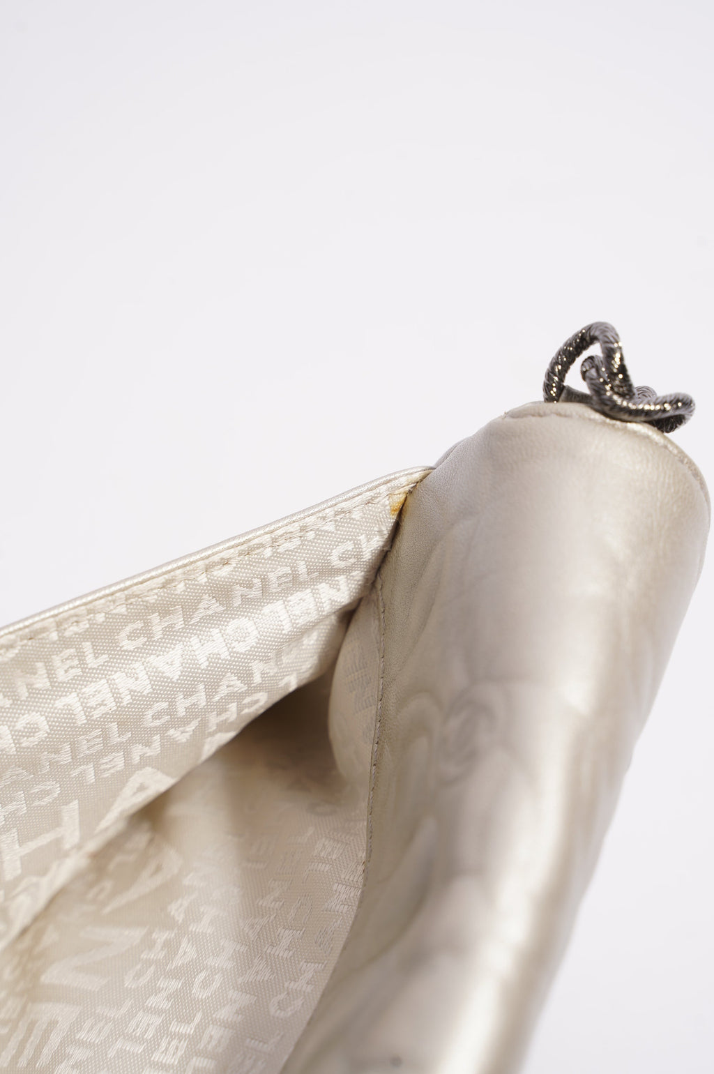 Chanel Womens Vintage Camellia Silver Lambskin