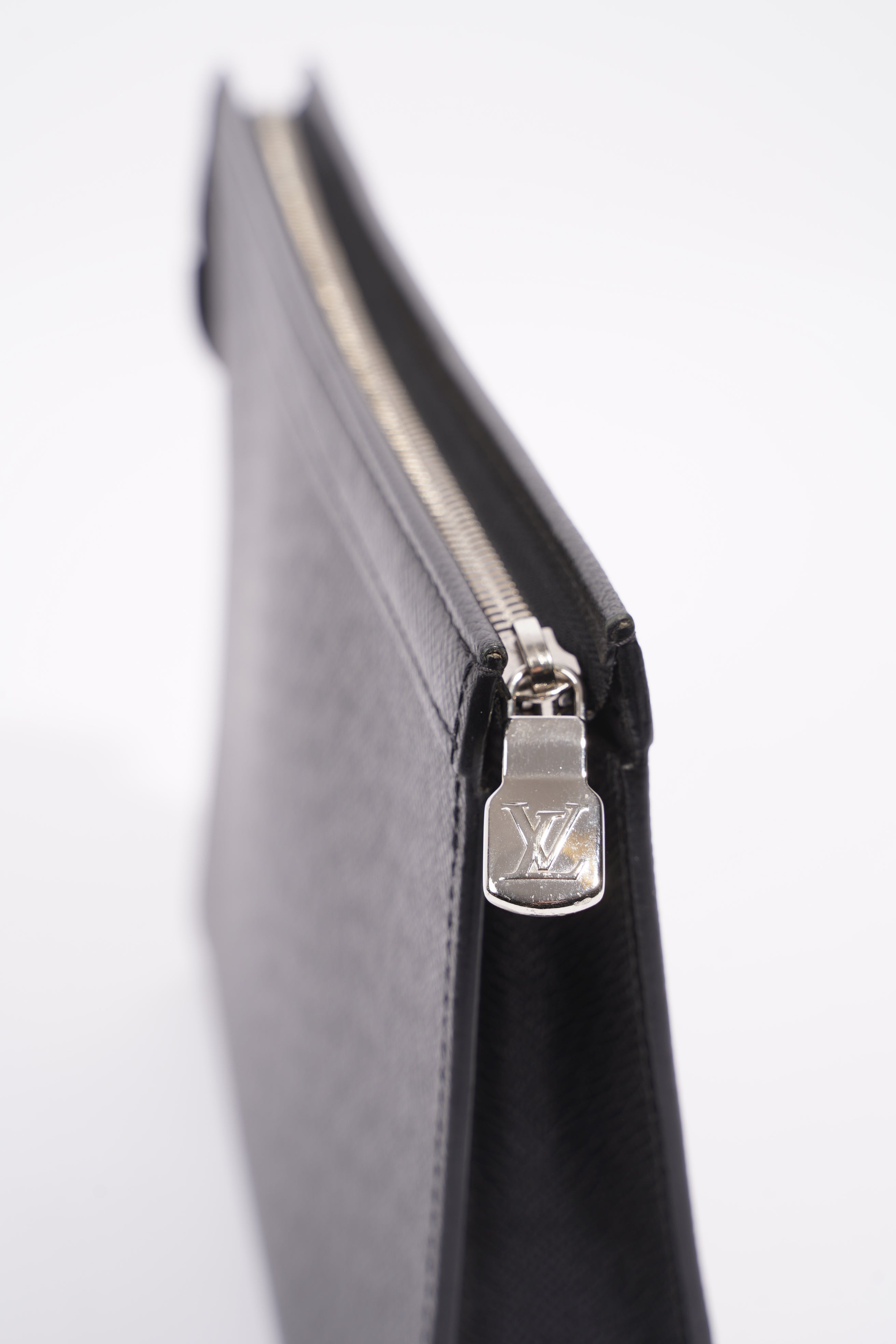 Louis Vuitton Mens Pochette Voyage Black MM