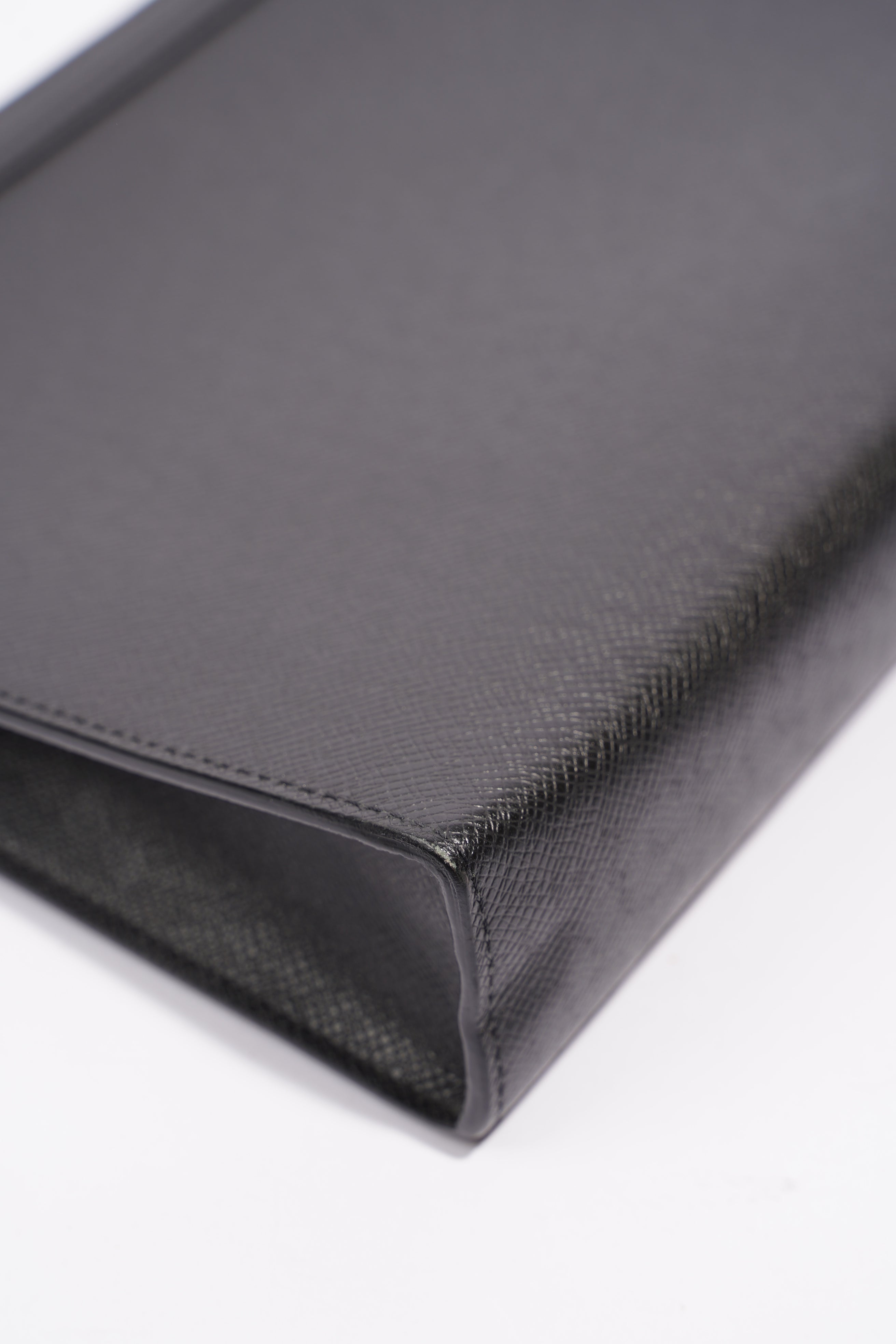 Louis Vuitton Mens Pochette Voyage Black MM