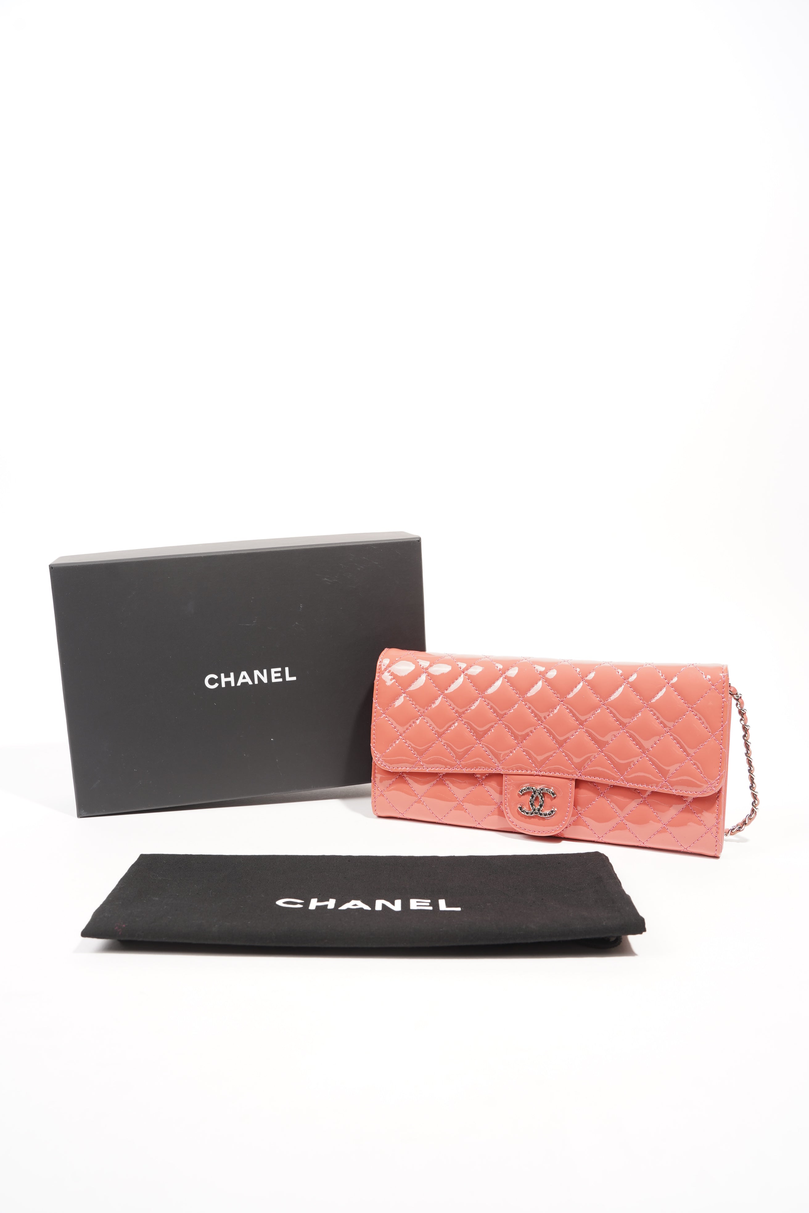 Chanel Womens Brilliant East West Flap Wallet on Chain
