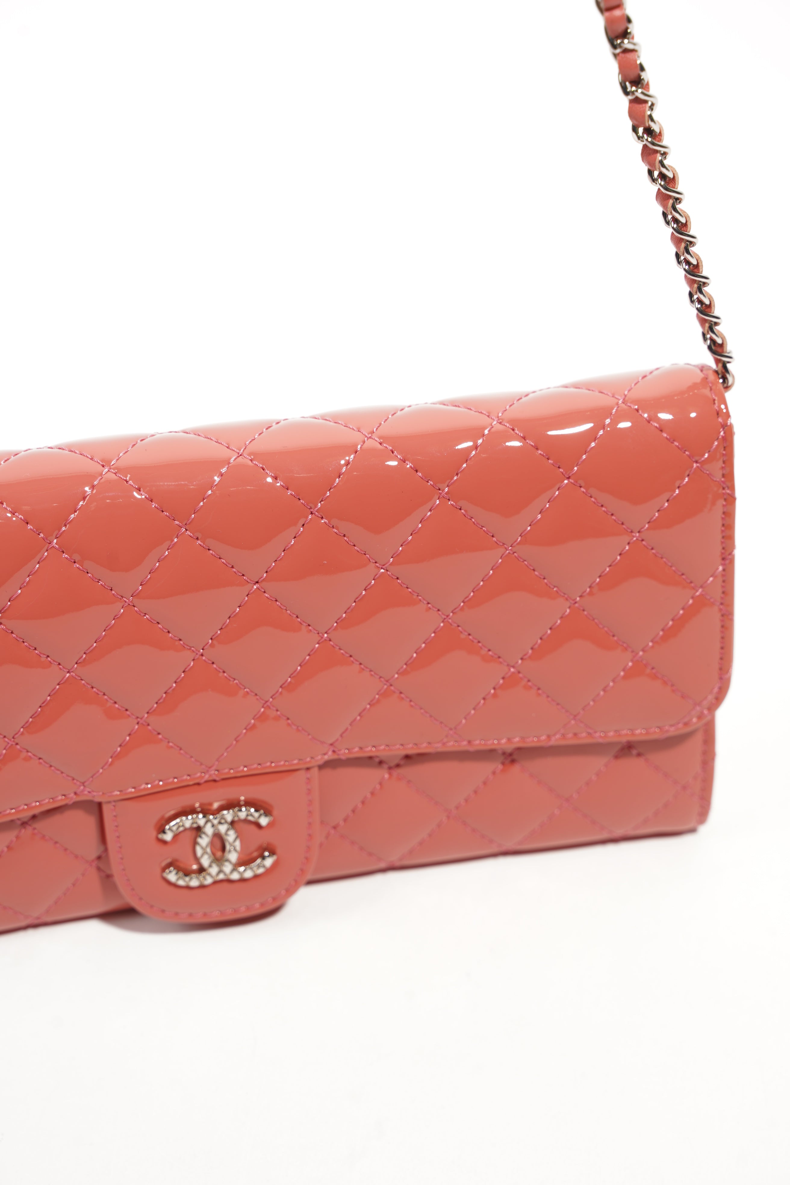 Chanel Womens Brilliant East West Flap Wallet on Chain