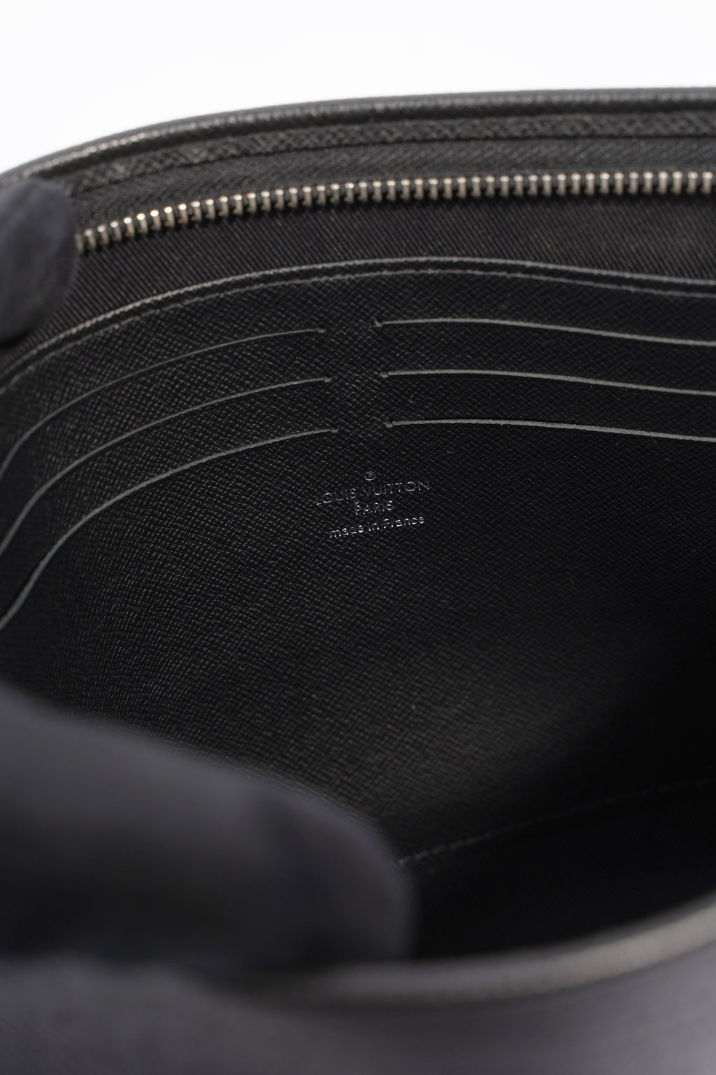 Louis Vuitton Mens Pochette Voyage Black MM