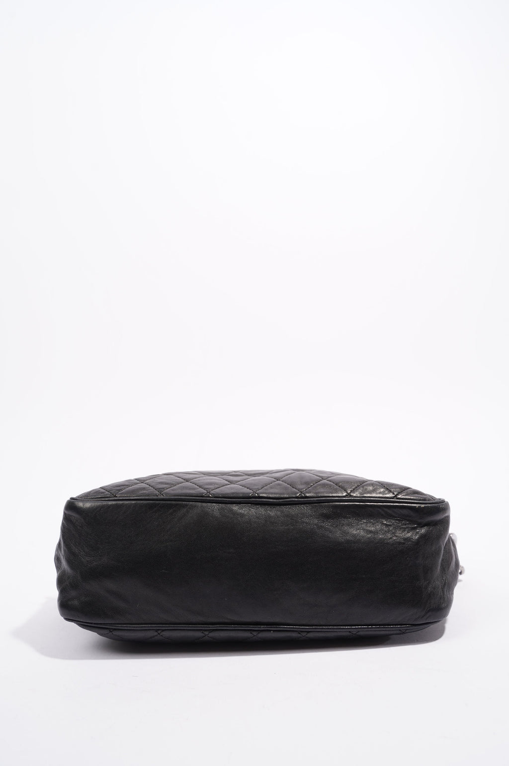 Chanel Womens Lambskin Quilted Leather Shoulder Bag Black