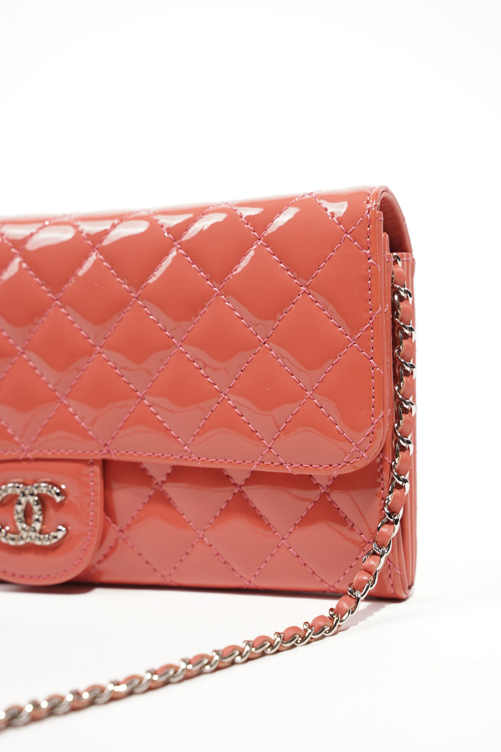 Chanel Womens Brilliant East West Flap Wallet on Chain