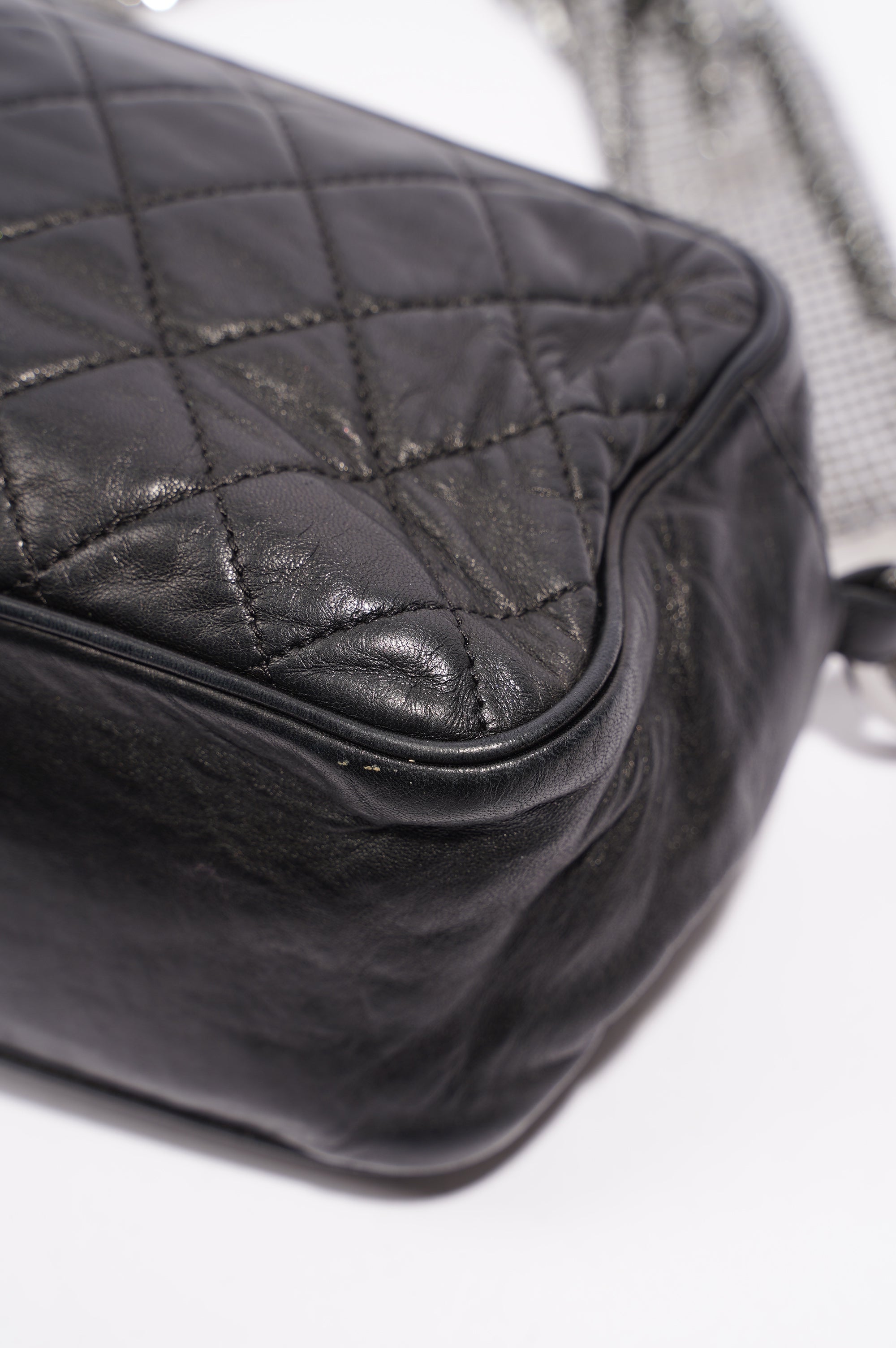 Chanel Womens Lambskin Quilted Leather Shoulder Bag Black