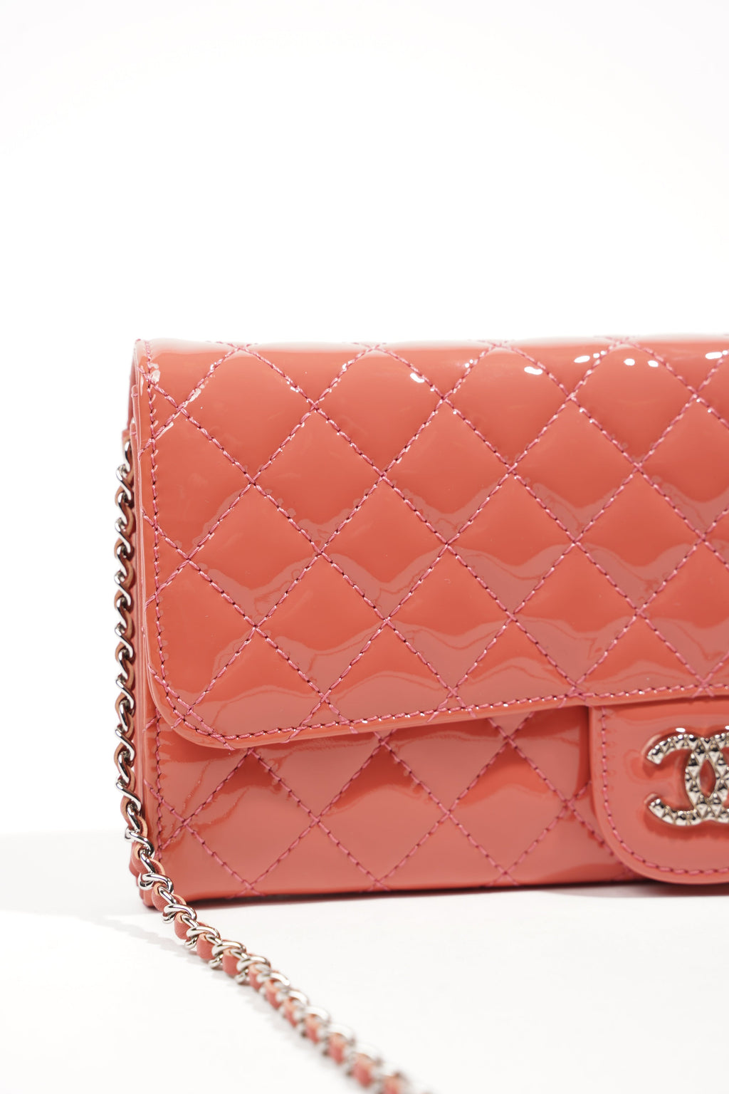 Chanel Womens Brilliant East West Flap Wallet on Chain