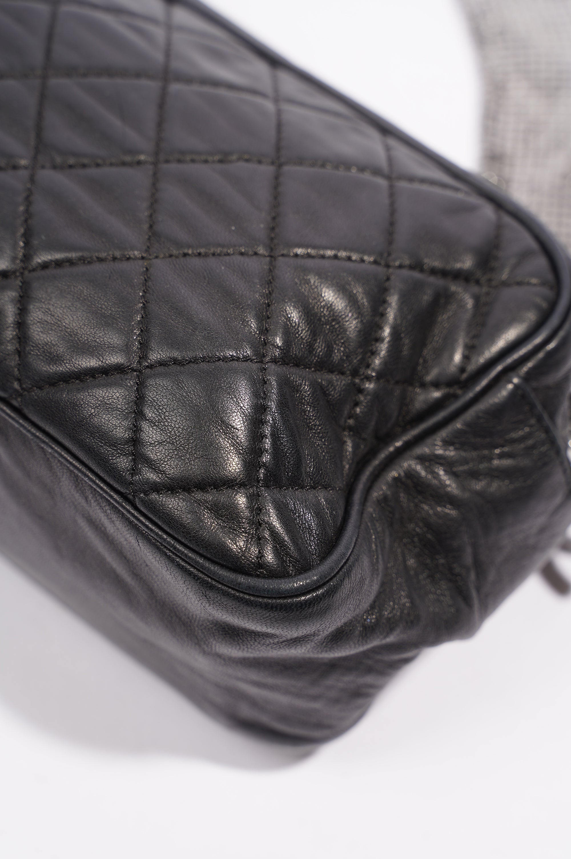 Chanel Womens Lambskin Quilted Leather Shoulder Bag Black