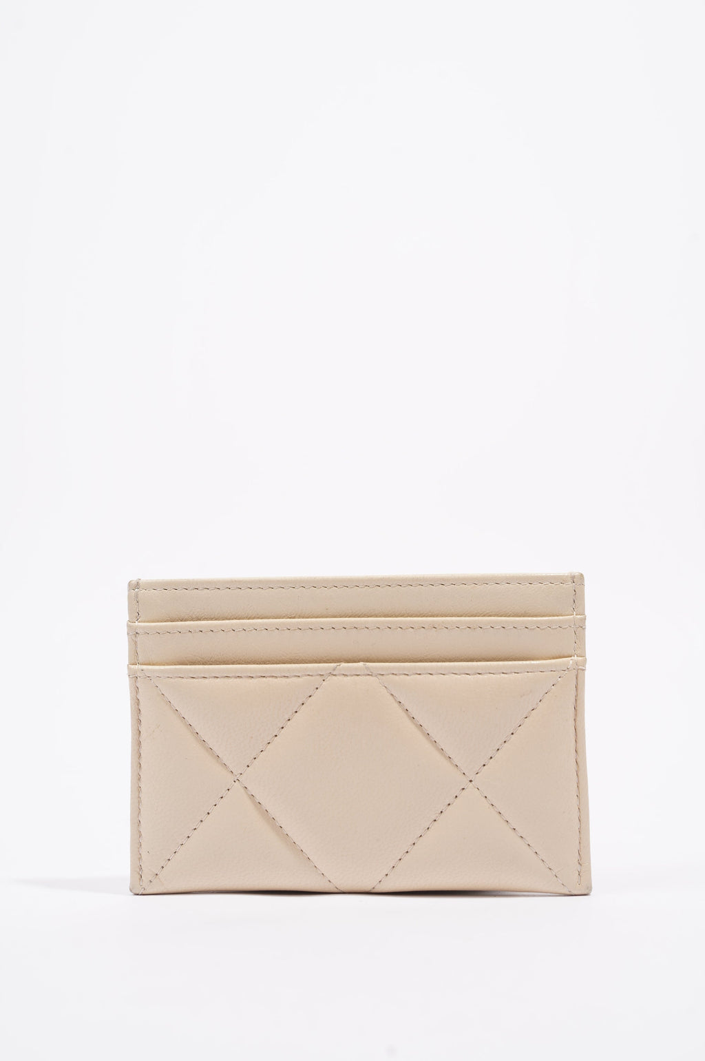 Chanel Womens 19 Cardholder Cream Lambskin