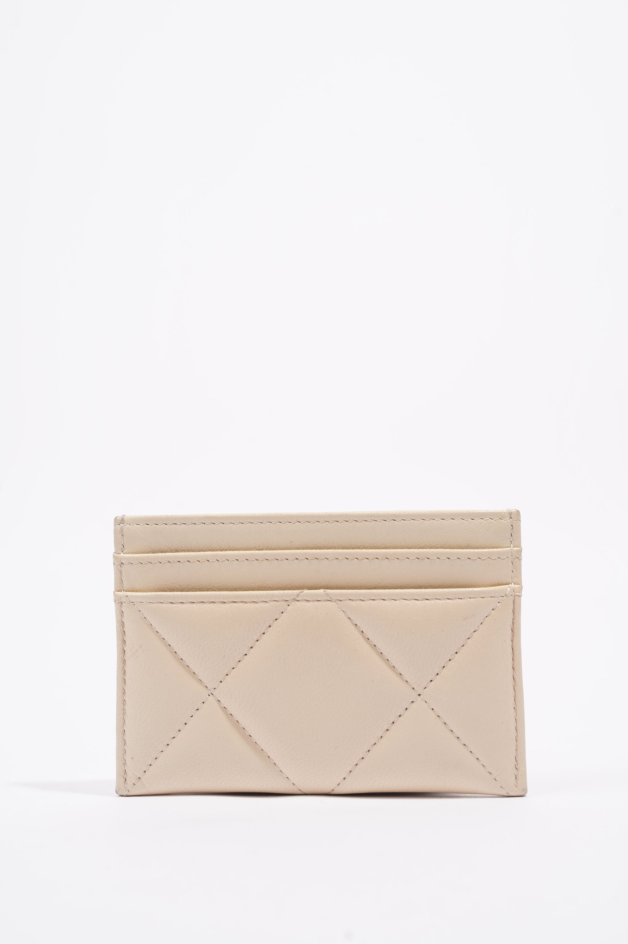 Chanel Womens 19 Cardholder Cream Lambskin