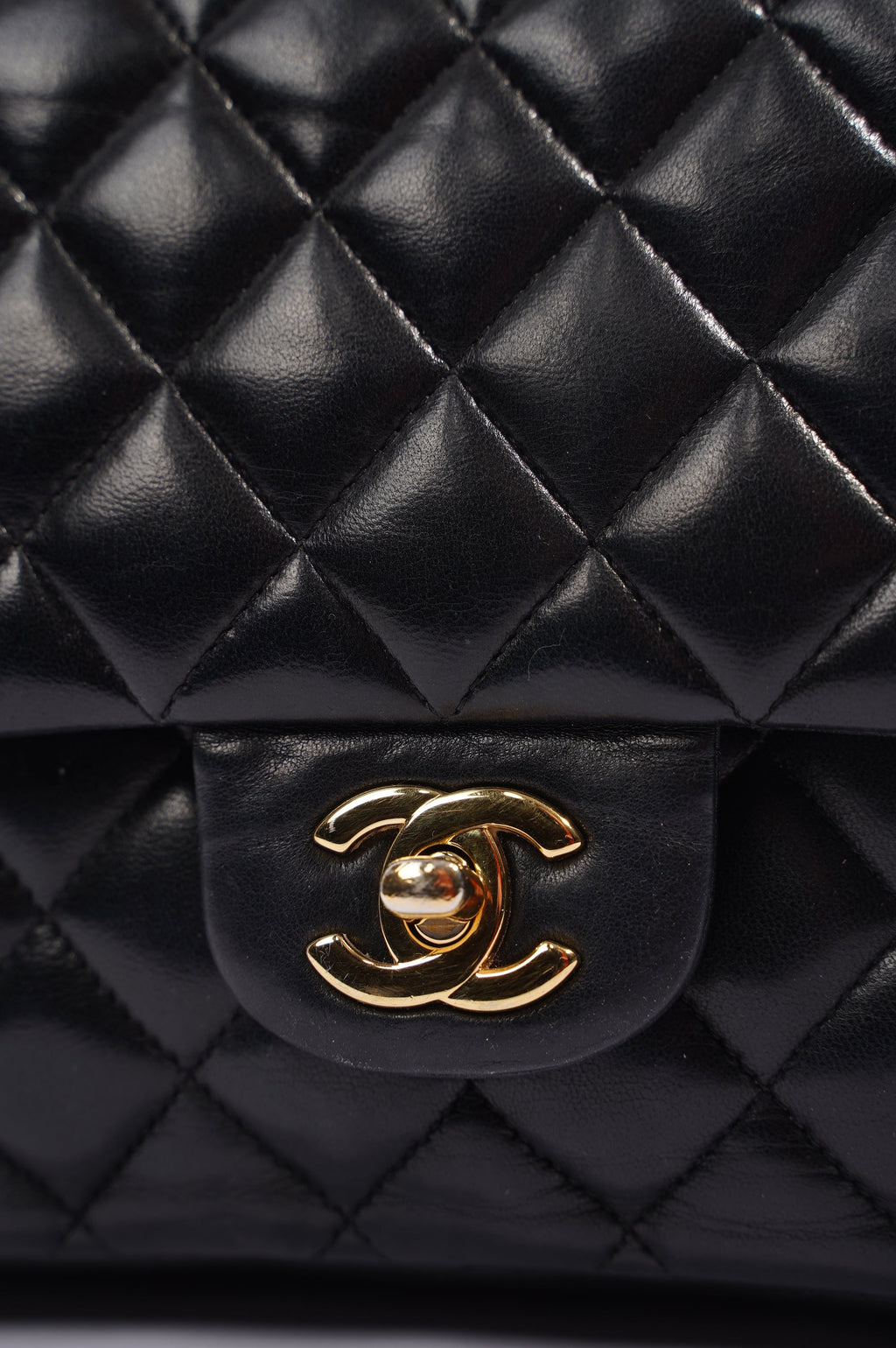 Chanel Womens Classic Lambskin Flap Black Medium