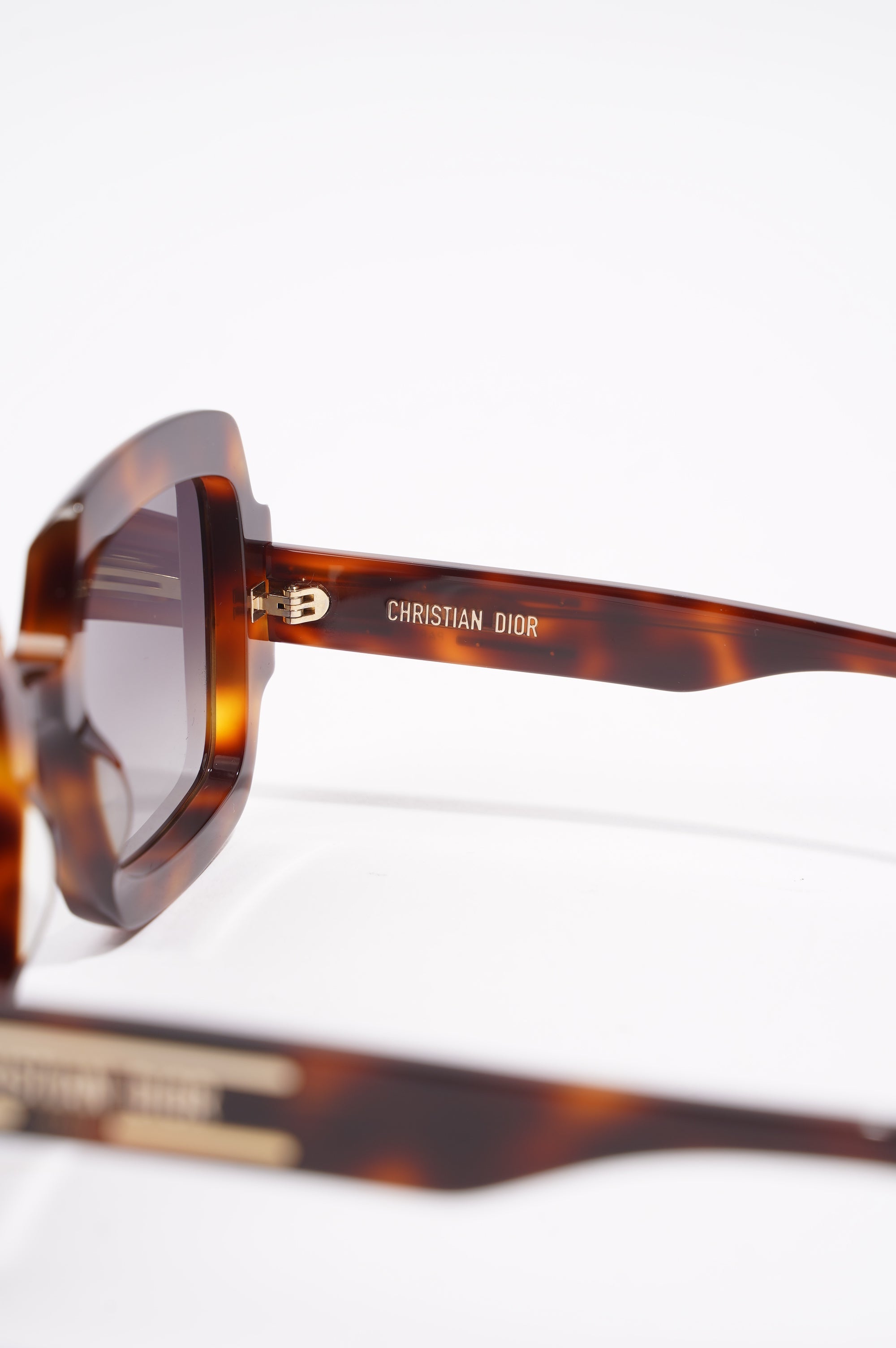 Christian Dior Womens Dior Signature Sunglasses Brown Acetate 140