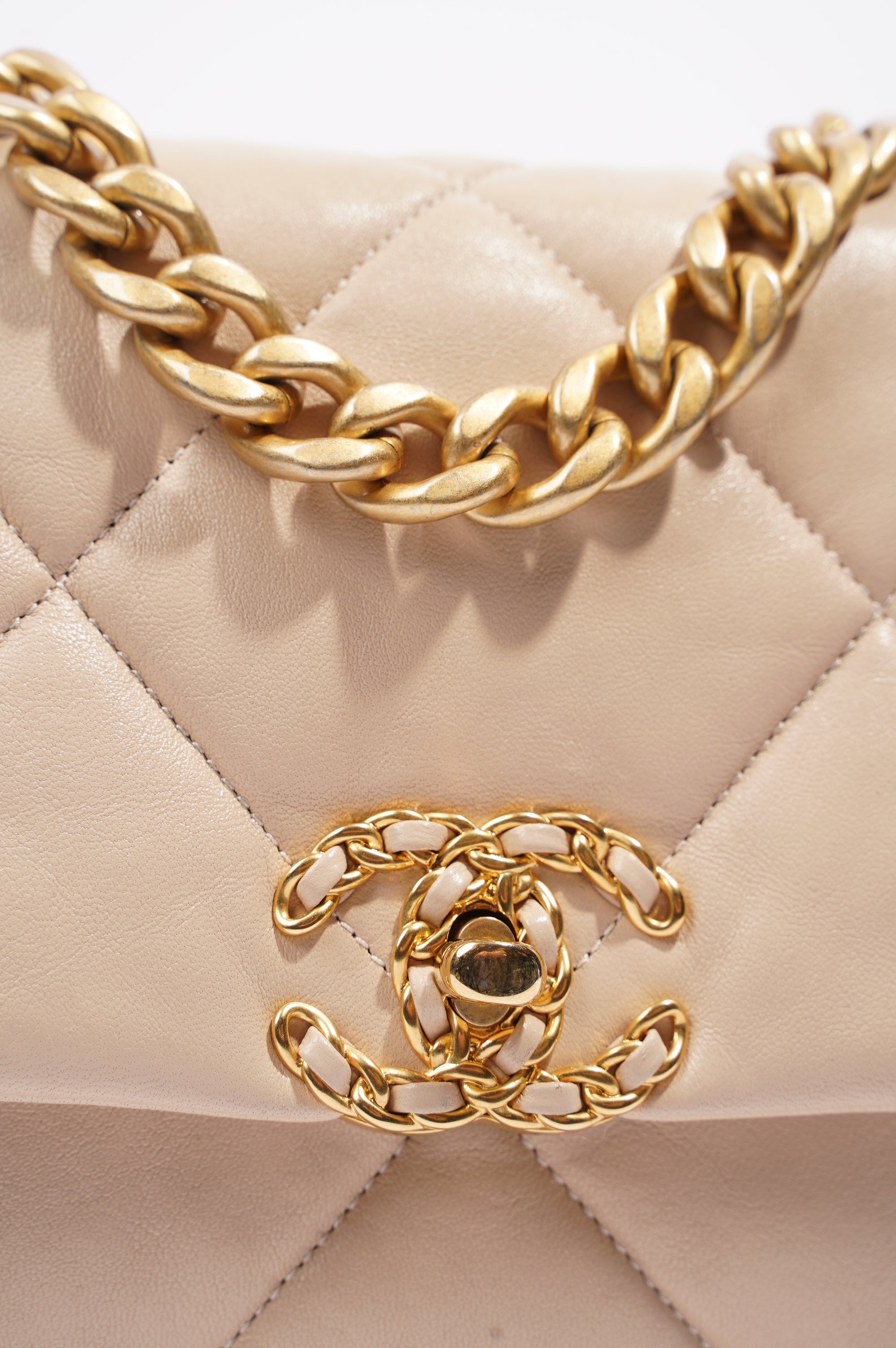 Chanel Womens 19 Flap Bag Beige Lambskin Small