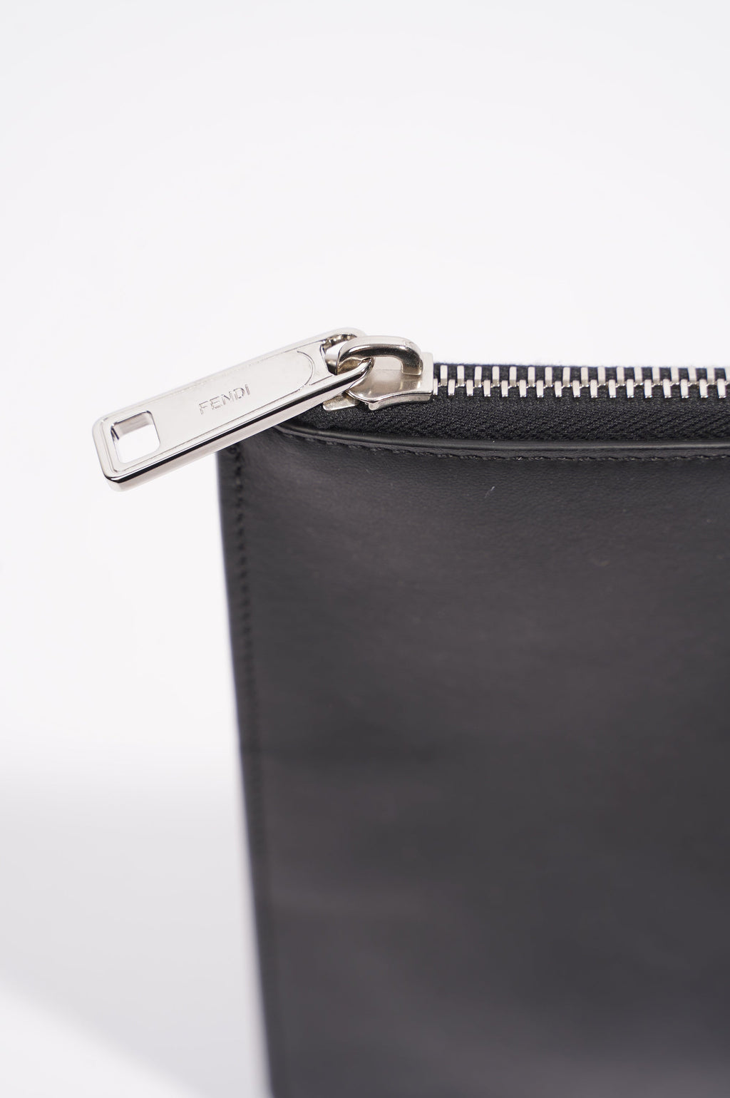Fendi Womens Hope Pochette Black