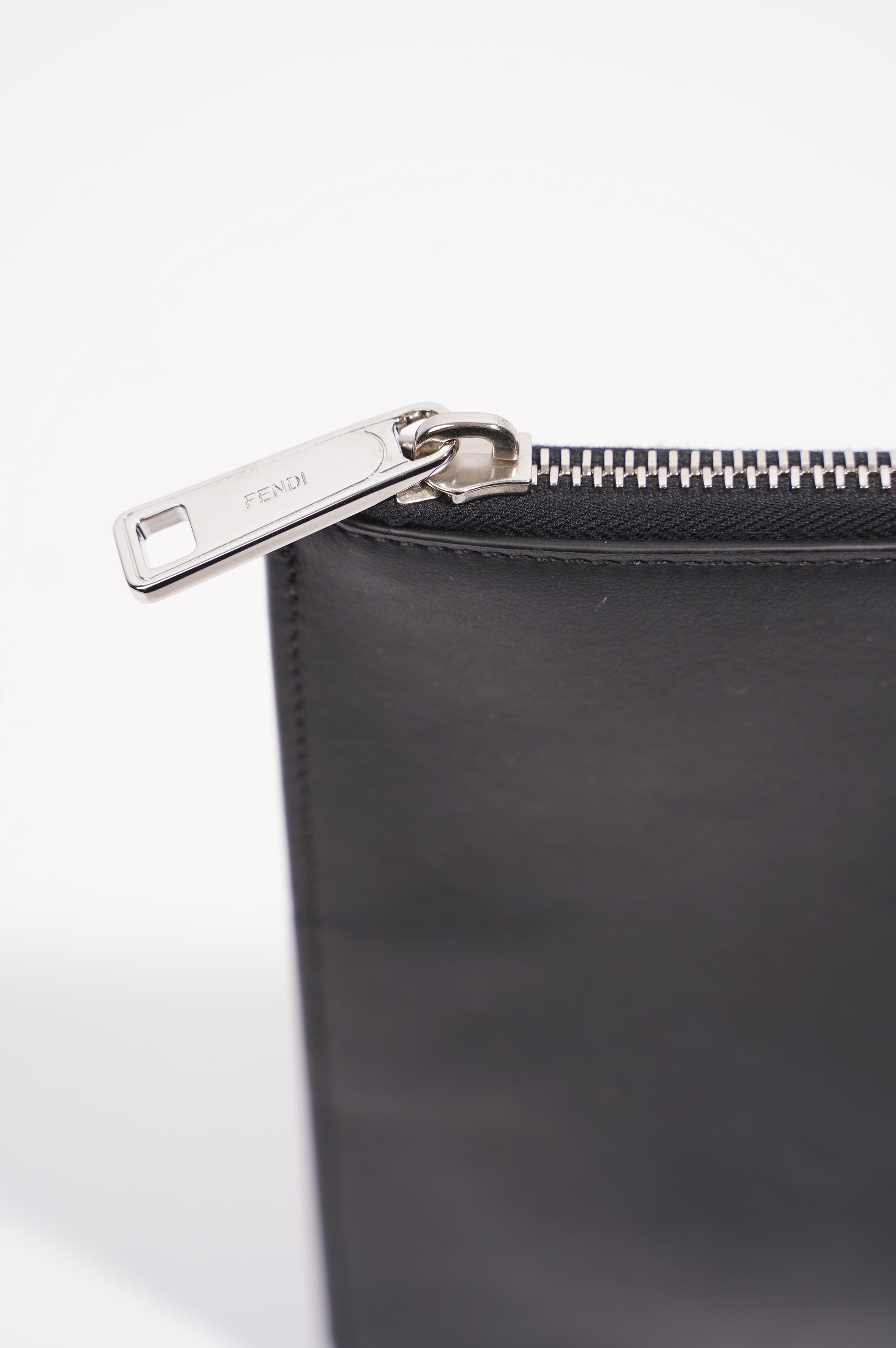 Fendi Womens Hope Pochette Black