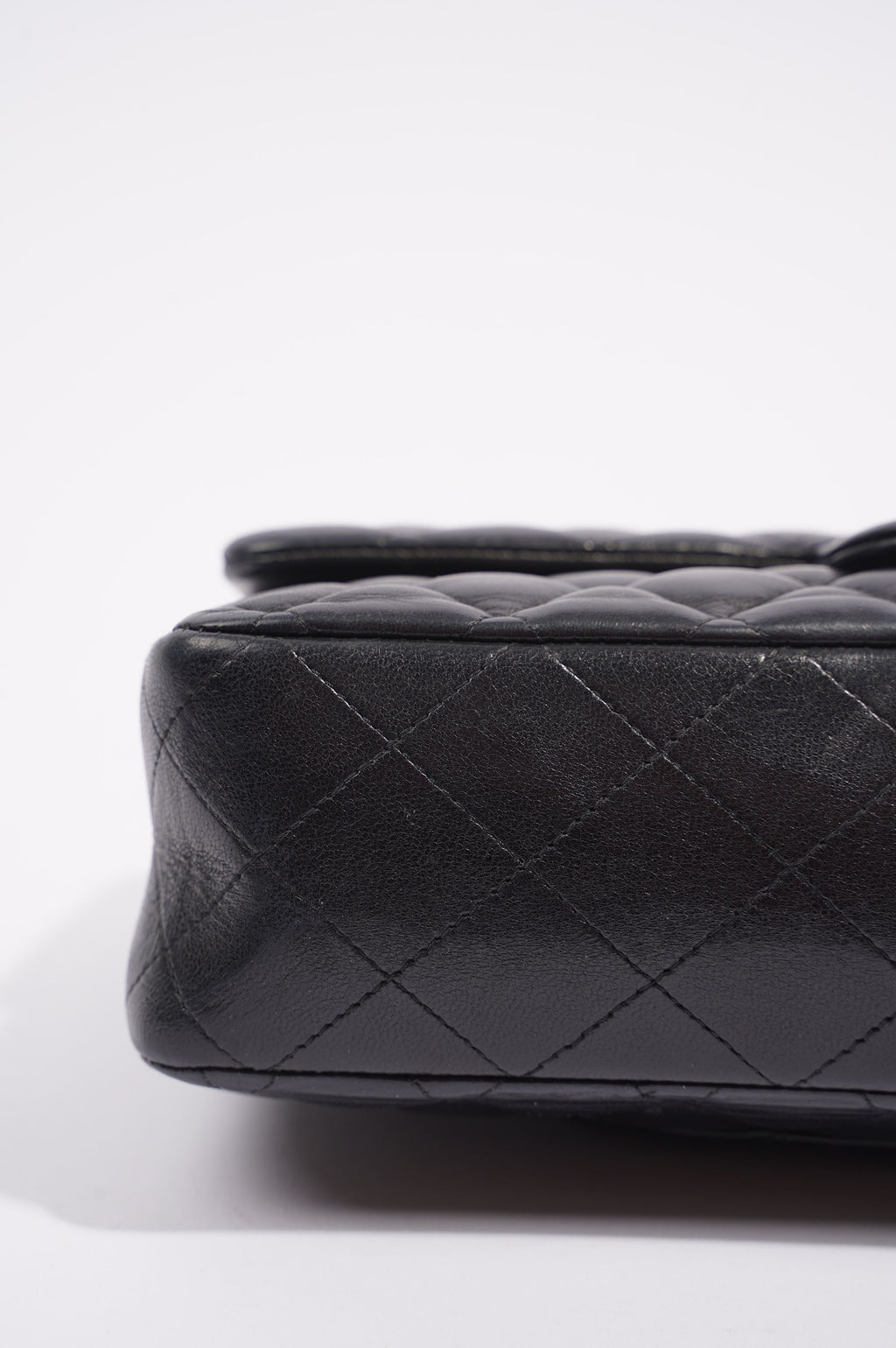 Chanel Womens Classic Lambskin Flap Black Medium