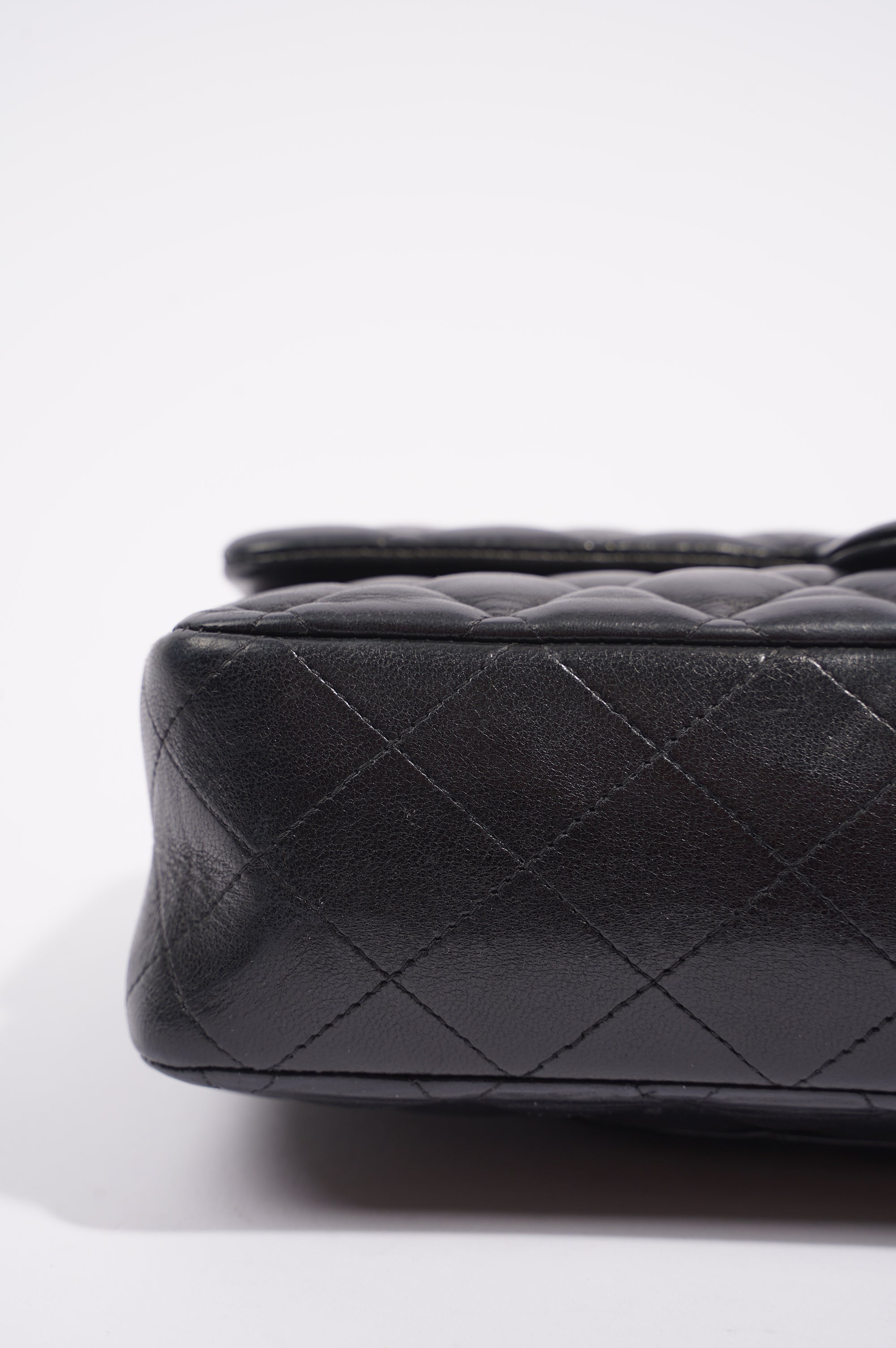 Chanel Womens Classic Lambskin Flap Black Medium
