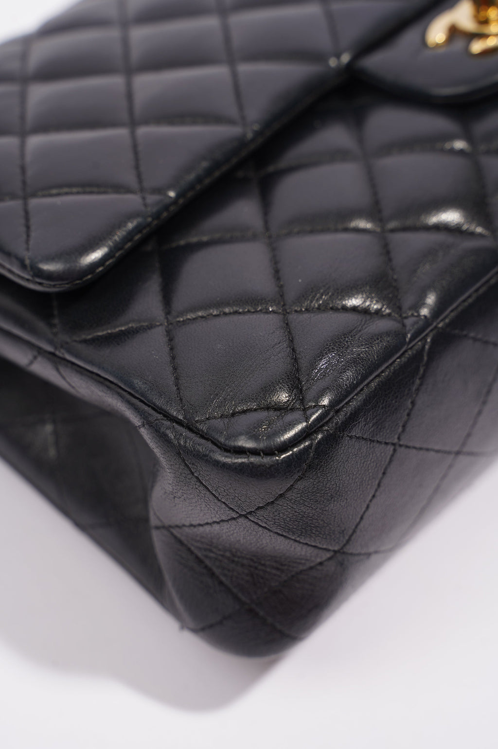 Chanel Womens Classic Lambskin Flap Black Medium
