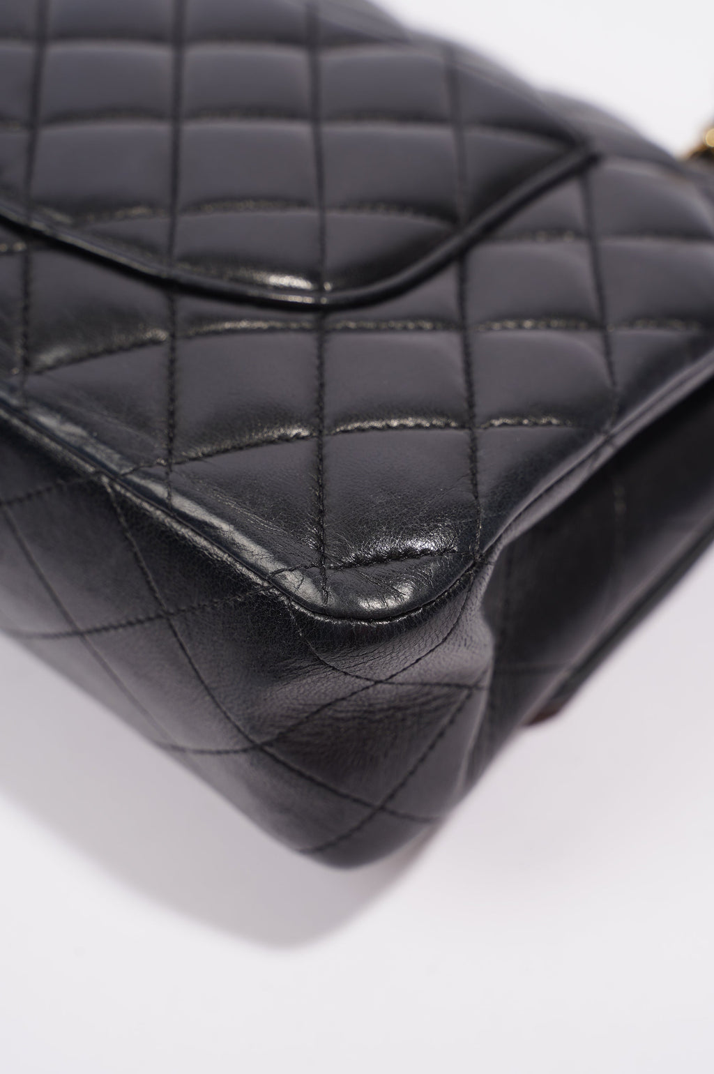 Chanel Womens Classic Lambskin Flap Black Medium