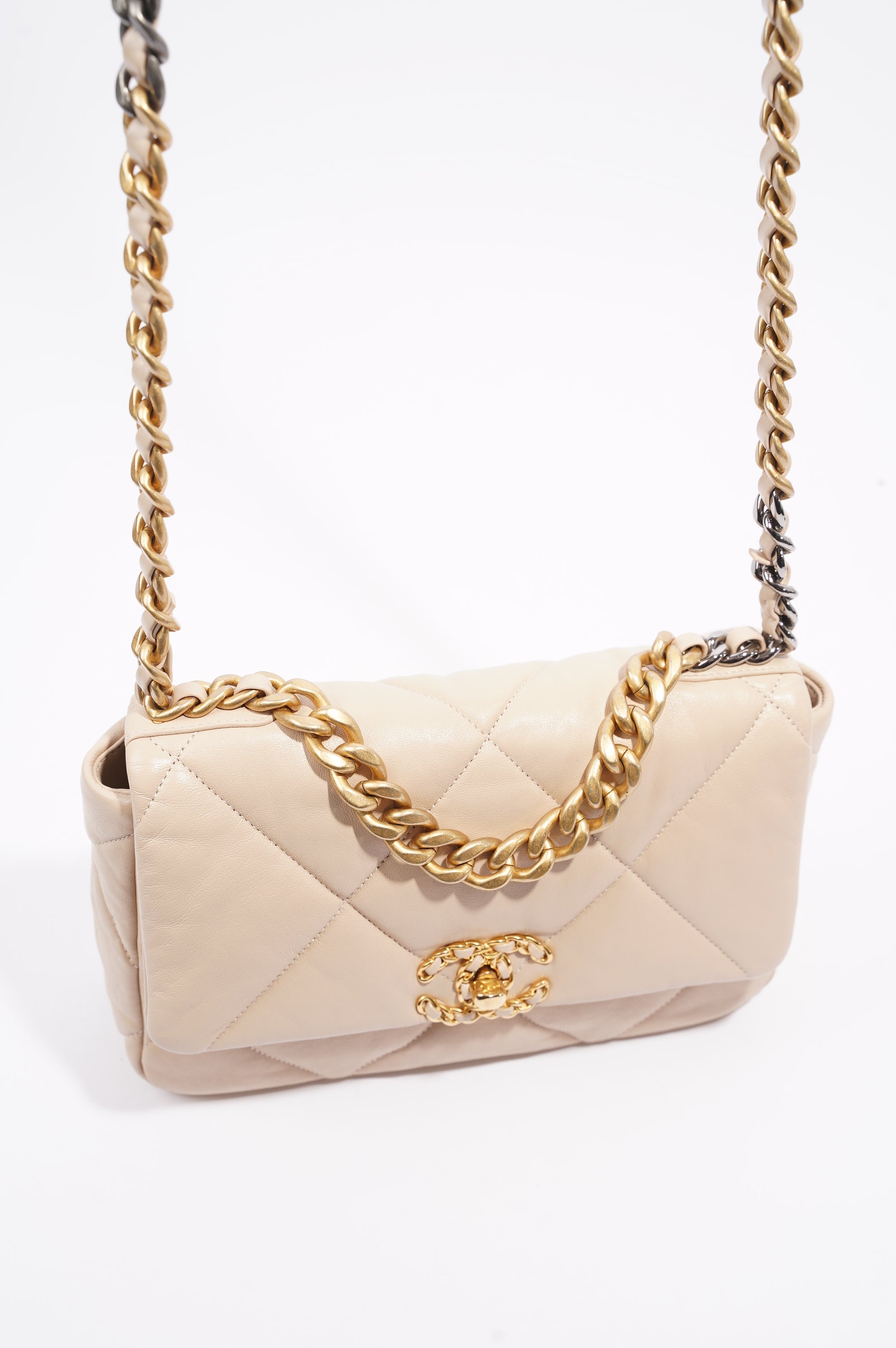 Chanel Womens 19 Flap Bag Beige Lambskin Small
