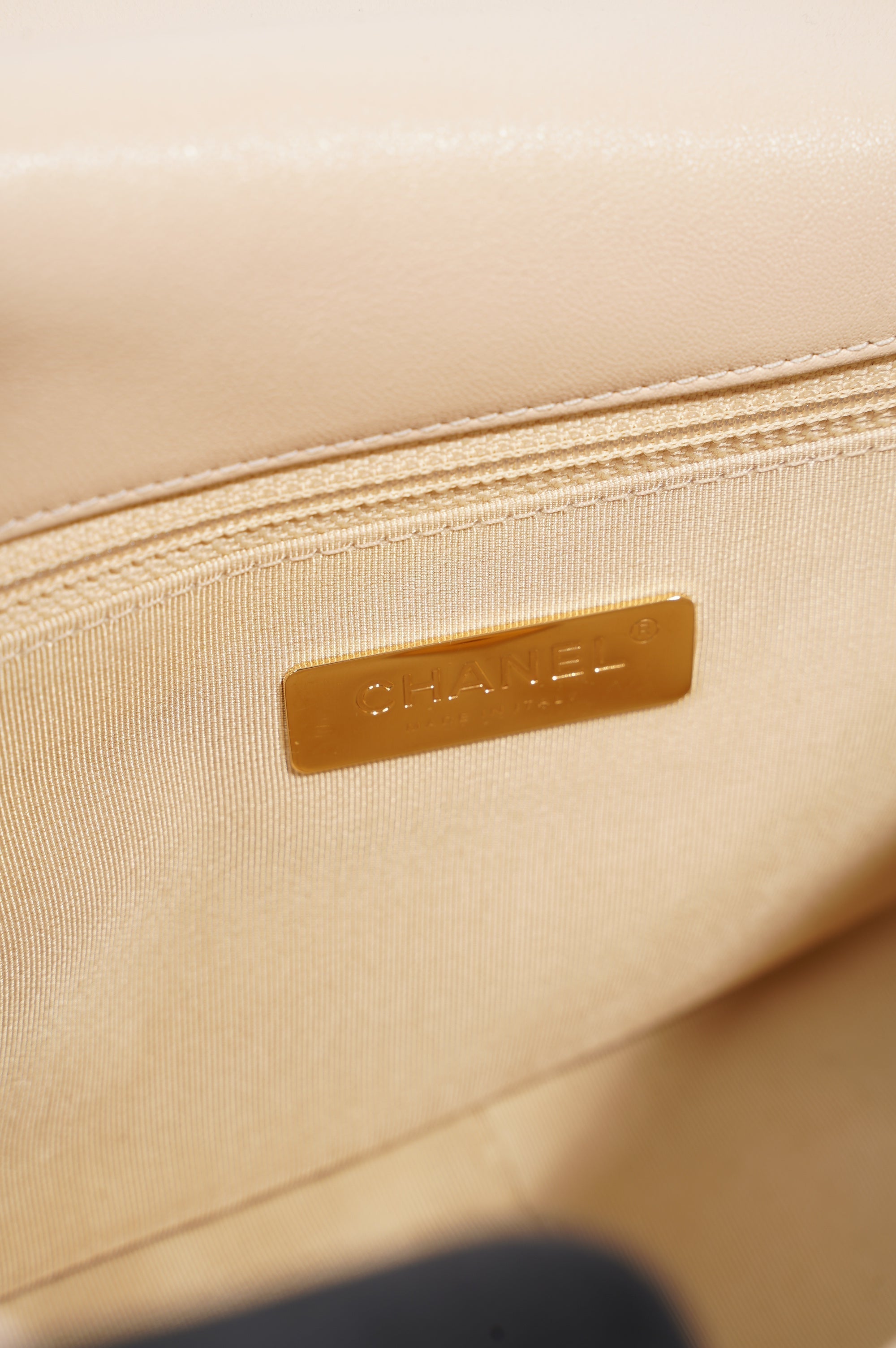 Chanel Womens 19 Flap Bag Beige Lambskin Small