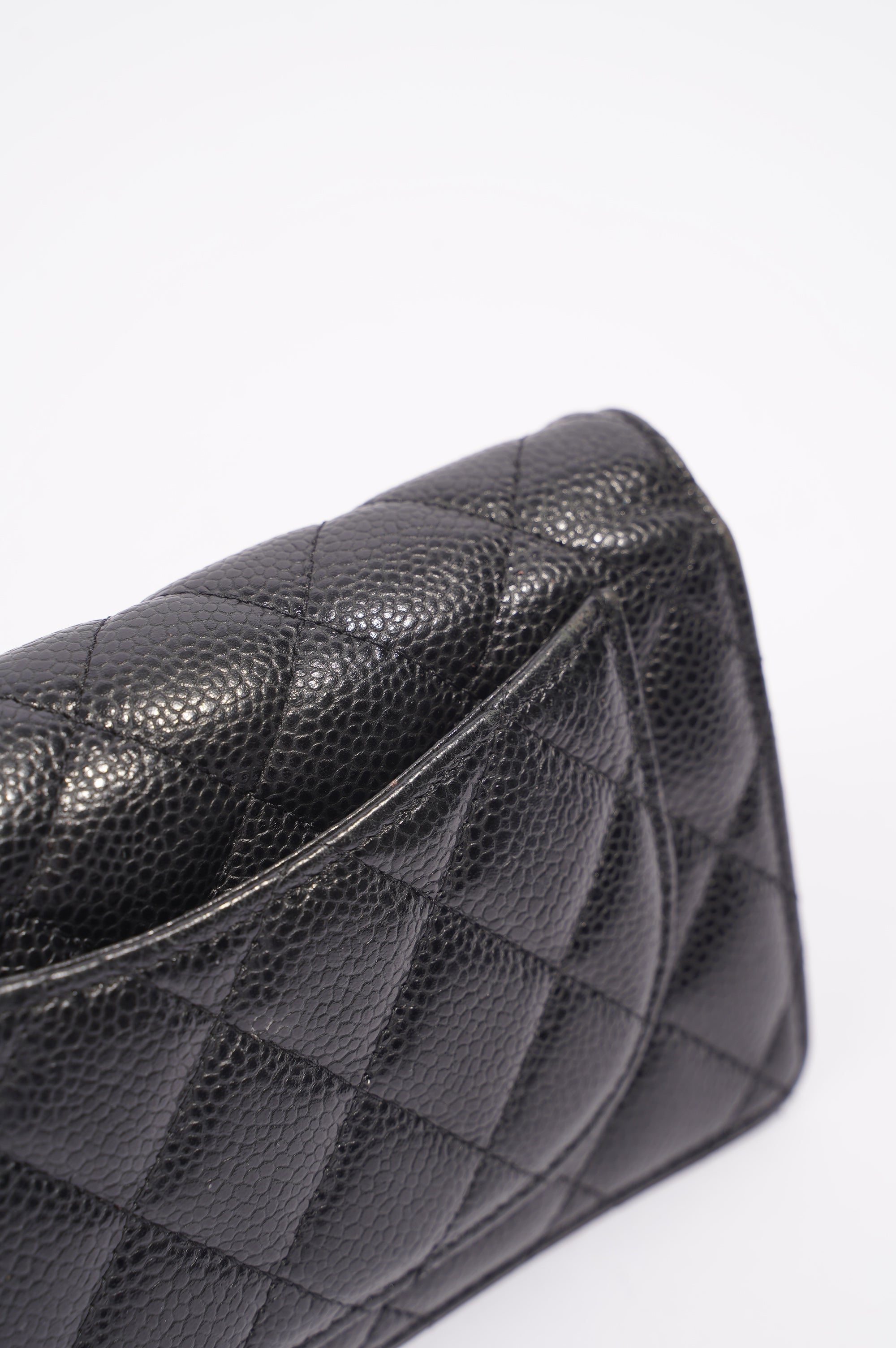 Chanel Womens Caviar Leather Purse Black