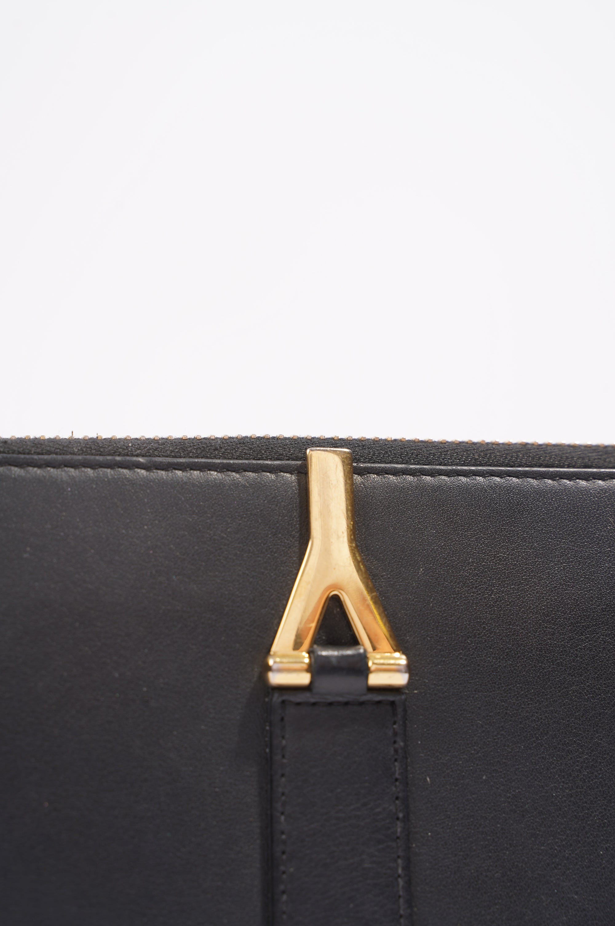 Saint Laurent Womens Y Zip Wallet Black / Gold