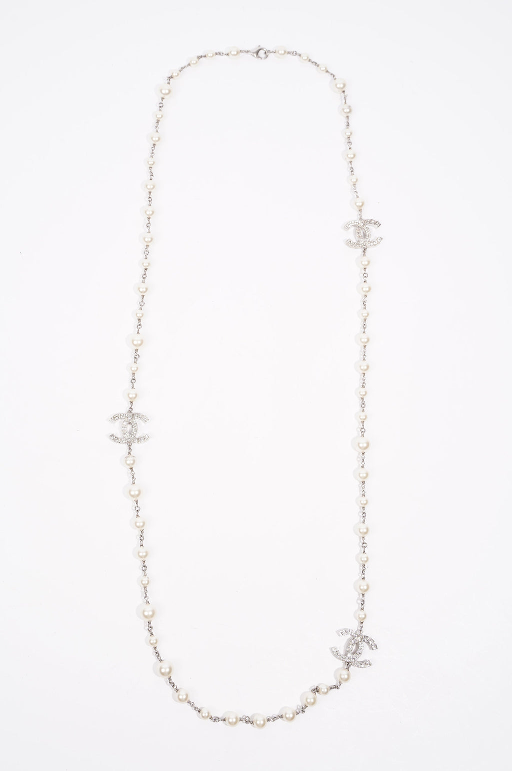 Chanel Womens Pearl CC Necklace Gold