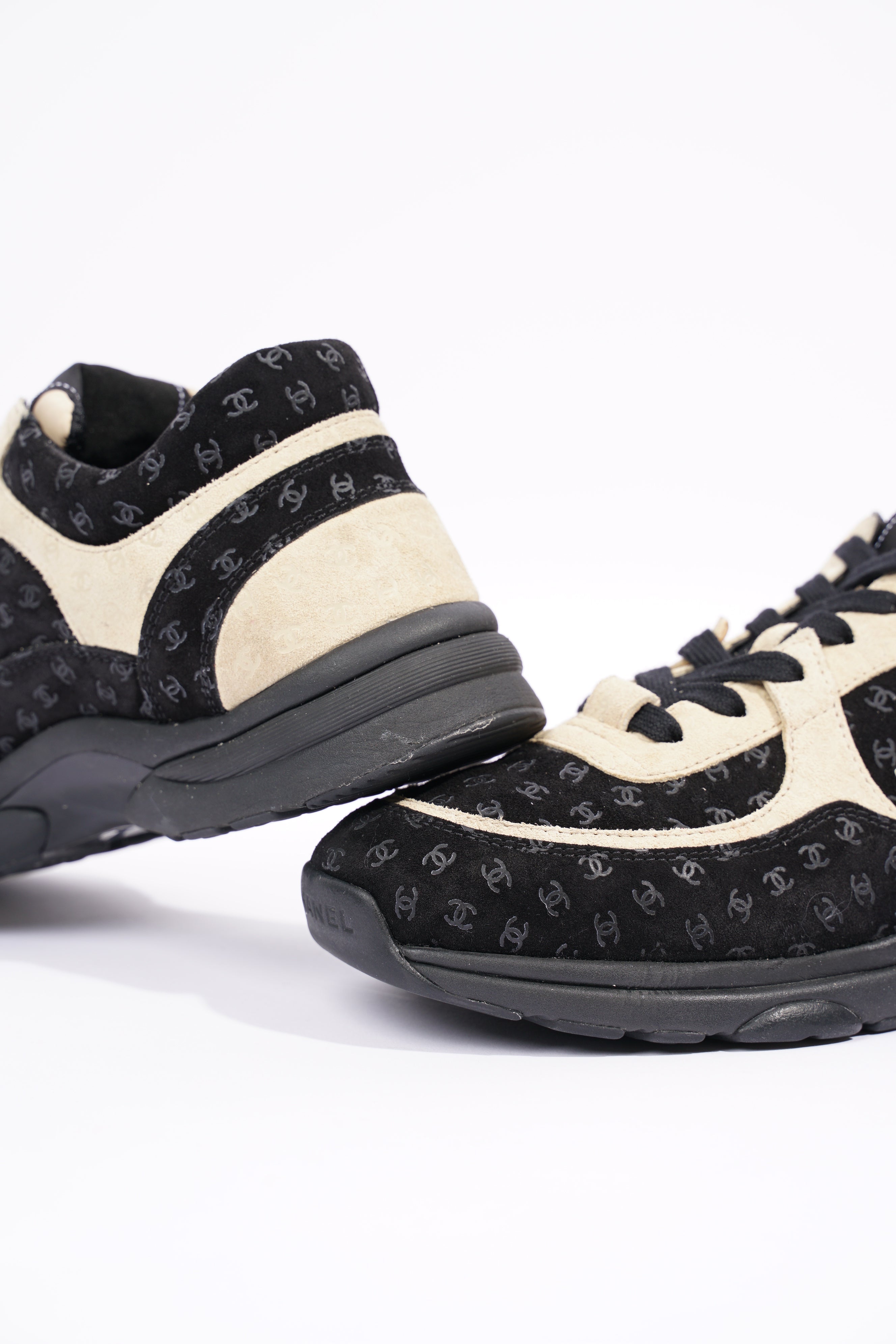 Chanel Womens CC Logo Black / Beige EU 39.5 / UK 6.5