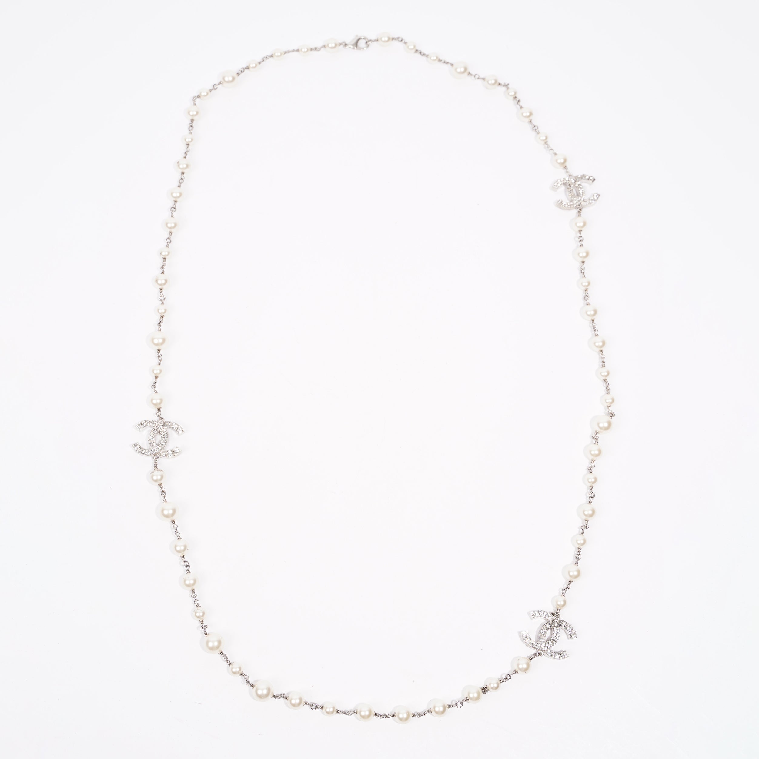 Chanel Womens Pearl CC Necklace Gold
