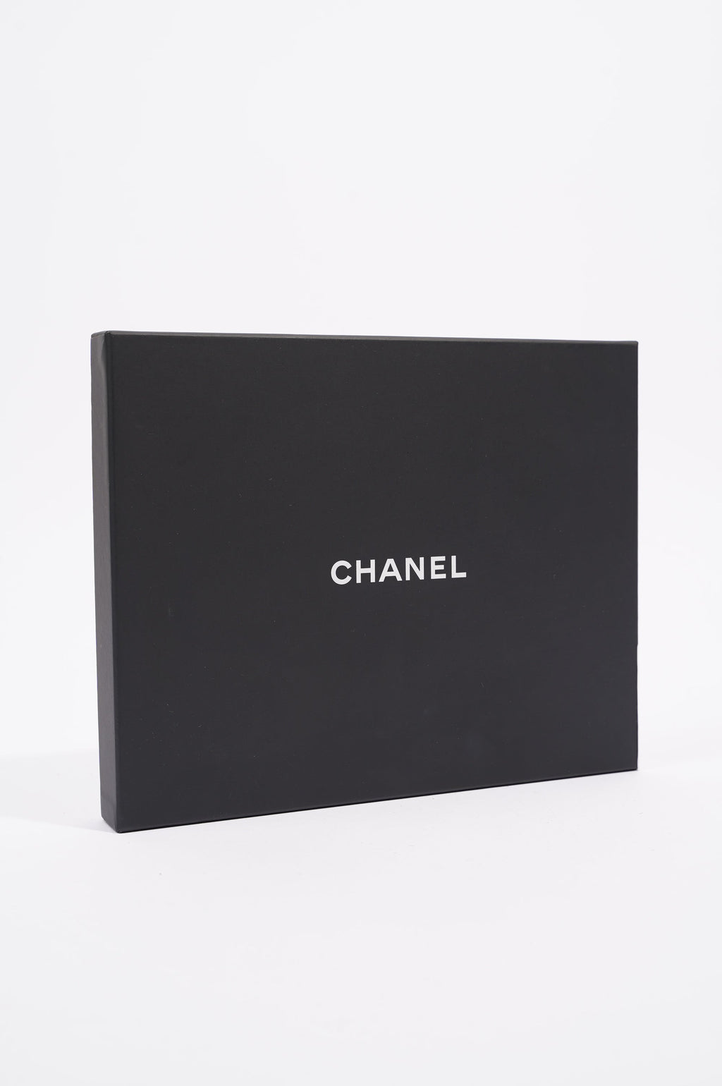 Chanel Womens Pearl CC Necklace Gold