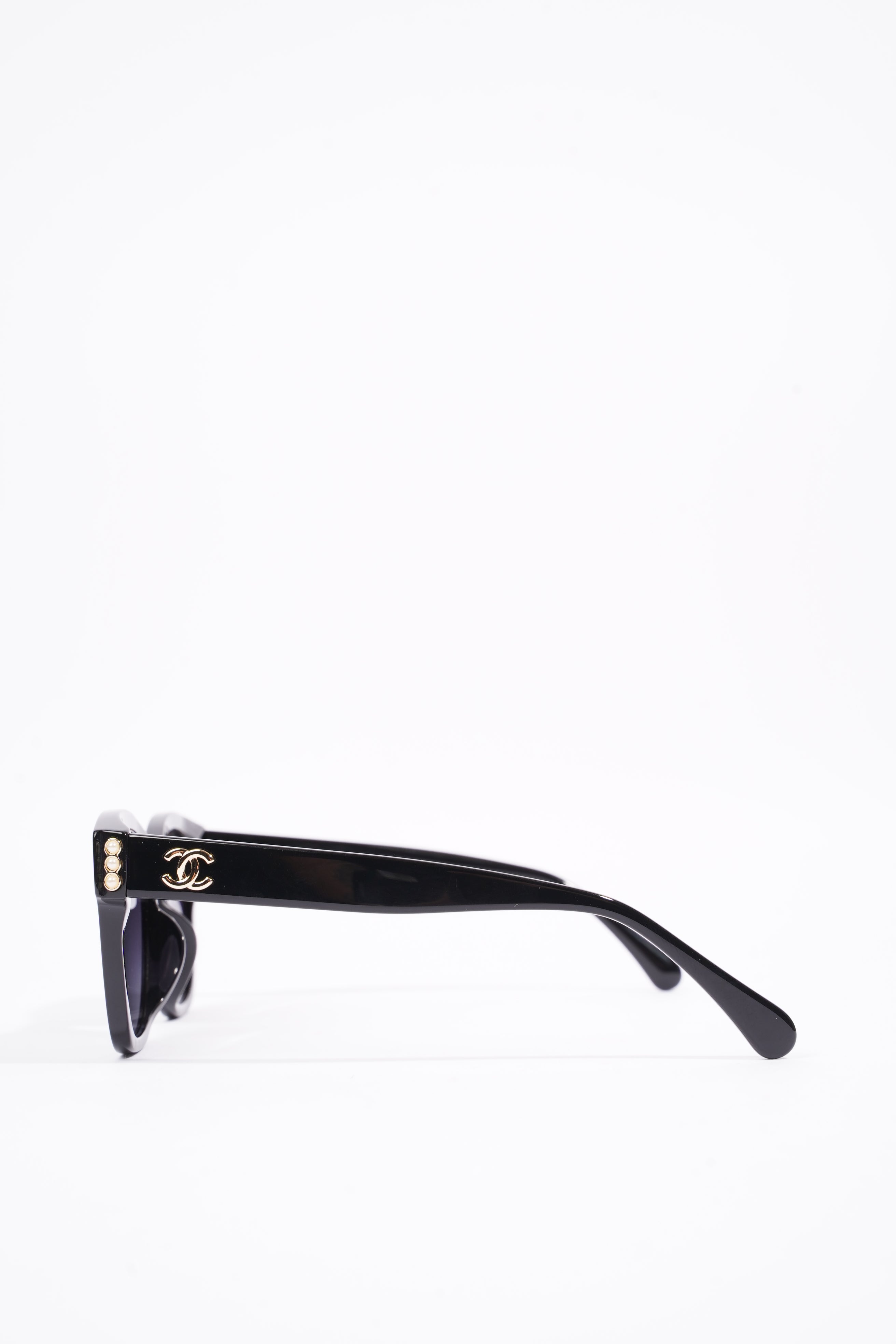 Chanel Womens Pearl Logo Sunglasses Black 140