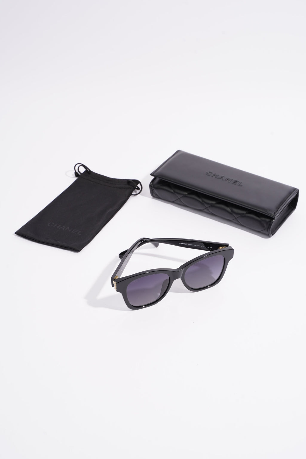 Chanel Womens Pearl Logo Sunglasses Black 140