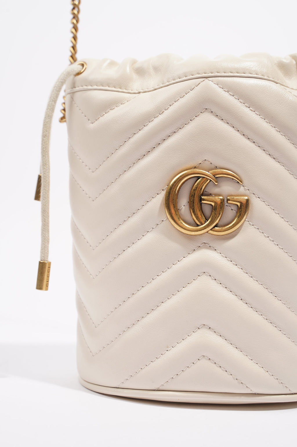 Gucci Womens Marmont Bucket Bag White / Gold