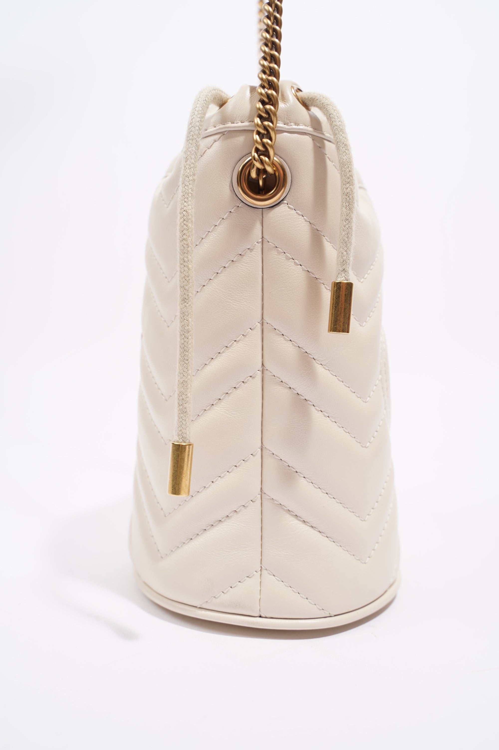 Gucci Womens Marmont Bucket Bag White / Gold