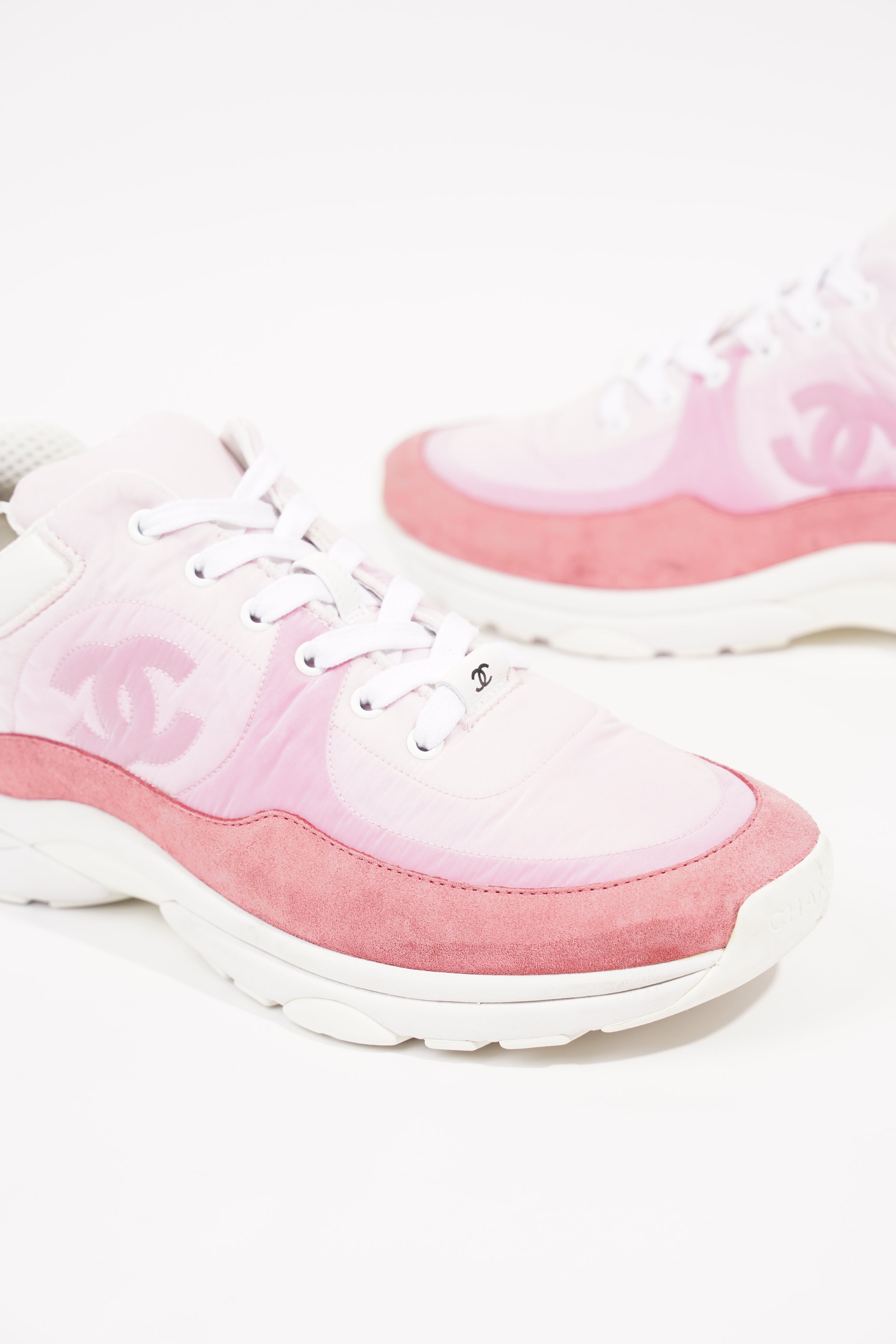 Chanel Womens CC Logo Pink / White EU 41 / UK 8