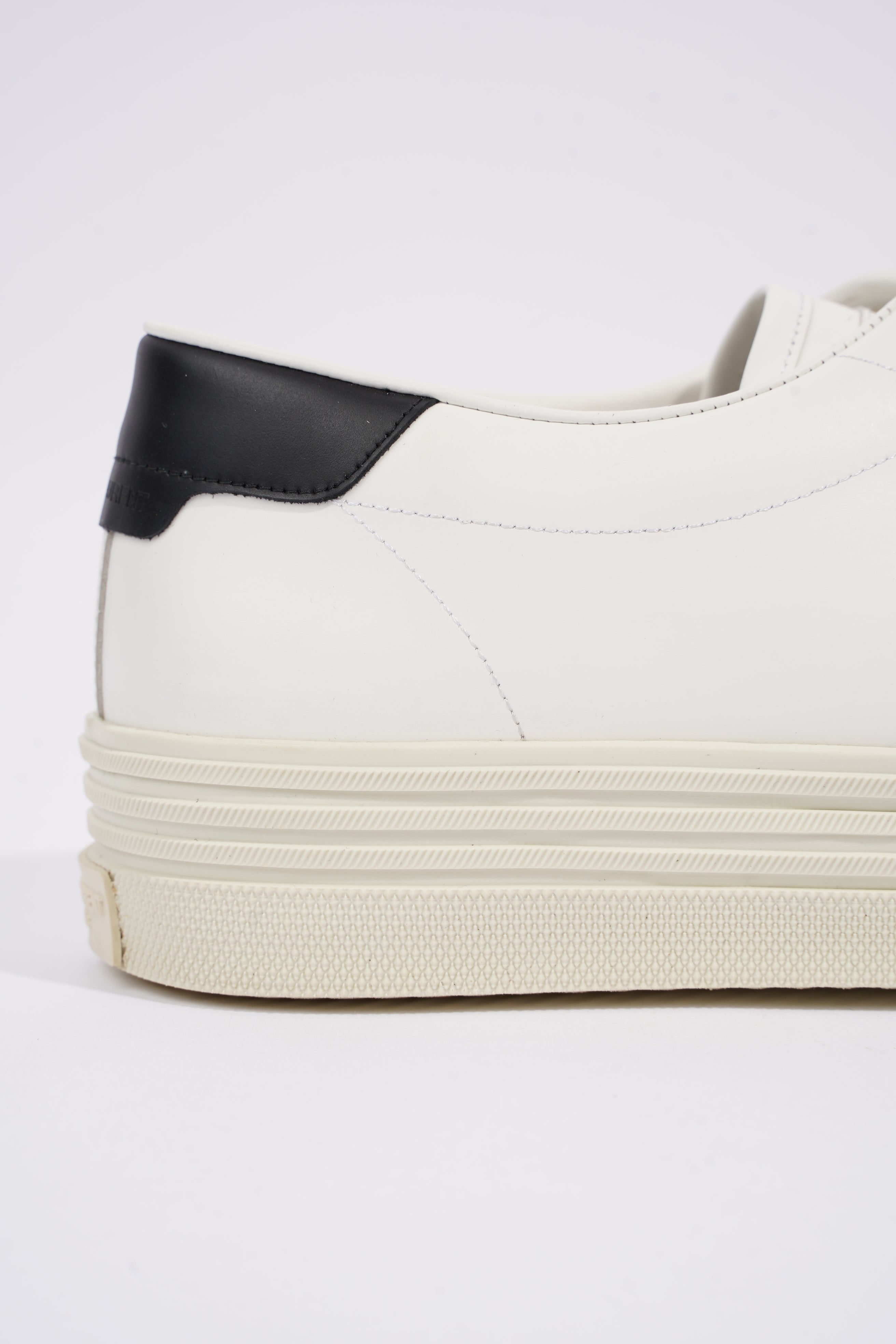 Saint Laurent Womens Low Top Sneaker White / Black EU 40 / UK 7
