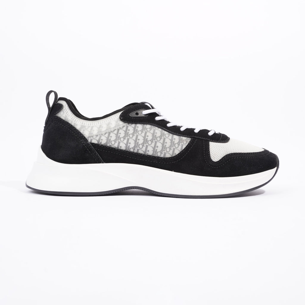 Christian Dior Mens B25 Runner Sneaker White / Black EU 44 / UK 10