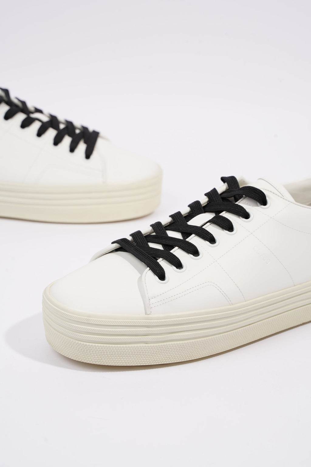 Saint Laurent Womens Low Top Sneaker White / Black EU 40 / UK 7