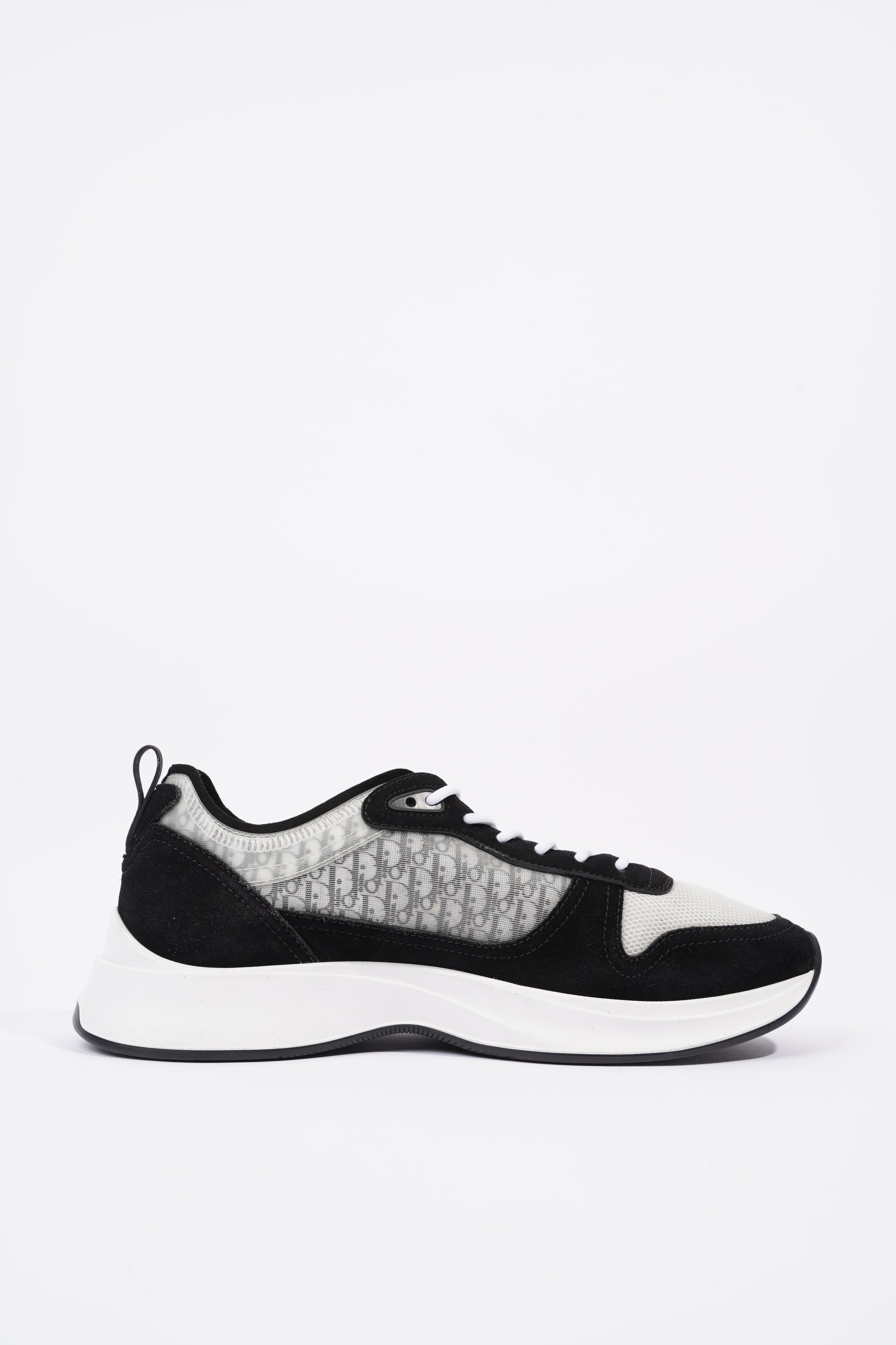 Christian Dior Mens B25 Runner Sneaker White / Black EU 44 / UK 10