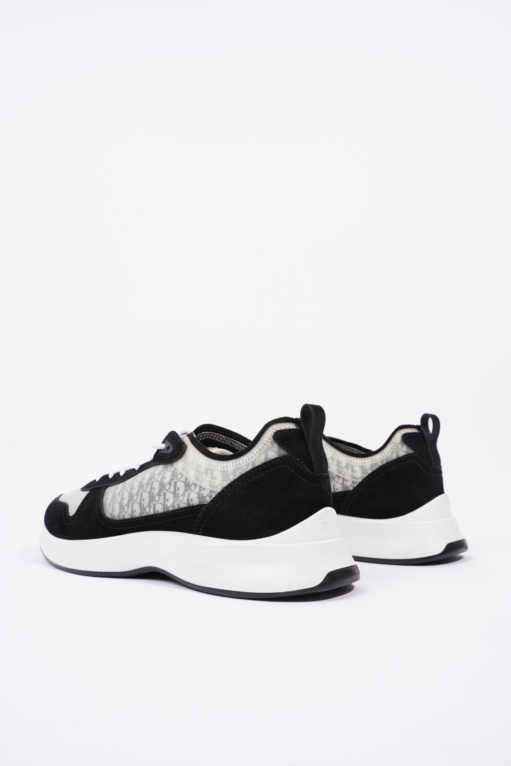 Christian Dior Mens B25 Runner Sneaker White / Black EU 44 / UK 10