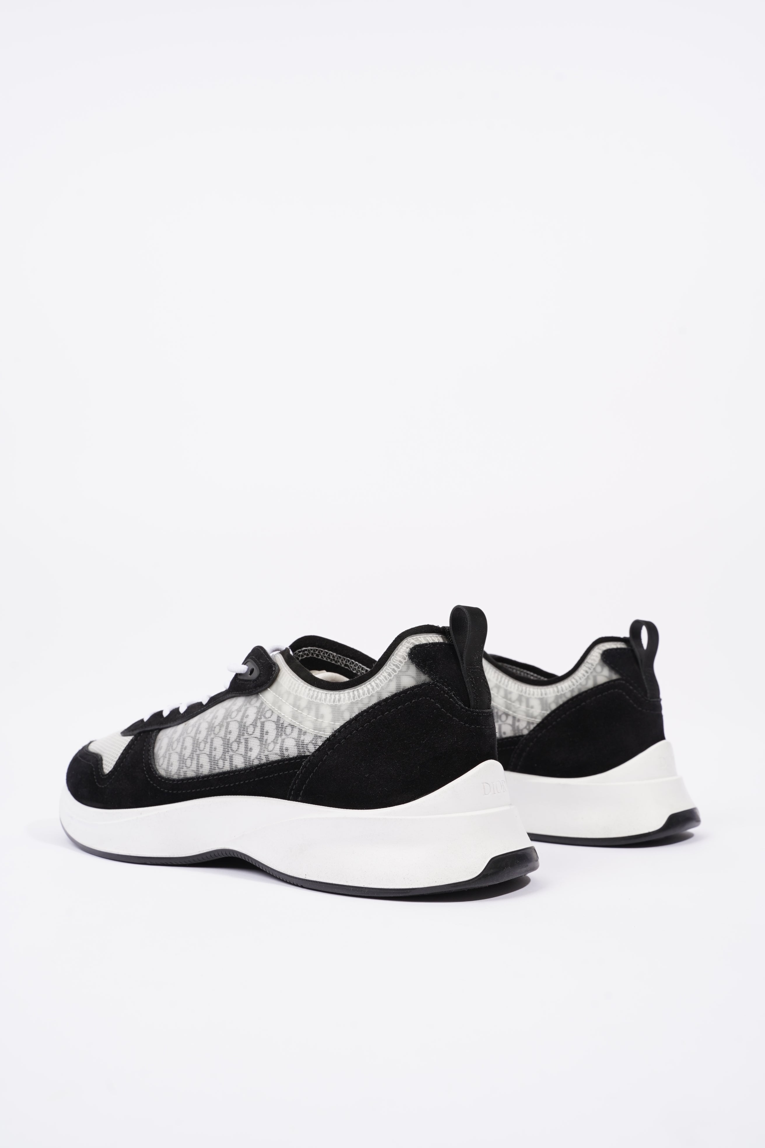 Christian Dior Mens B25 Runner Sneaker White / Black EU 44 / UK 10