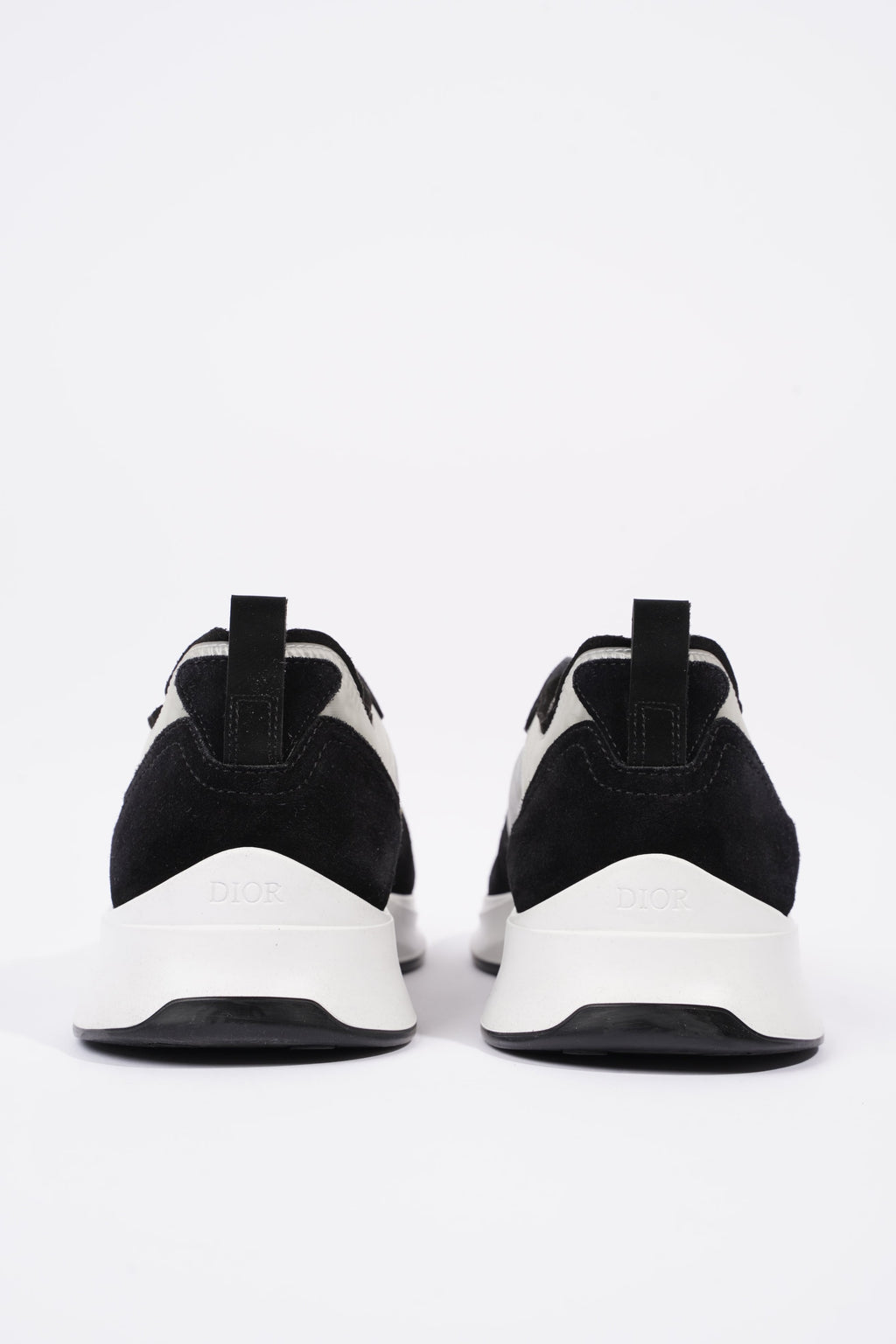 Christian Dior Mens B25 Runner Sneaker White / Black EU 44 / UK 10