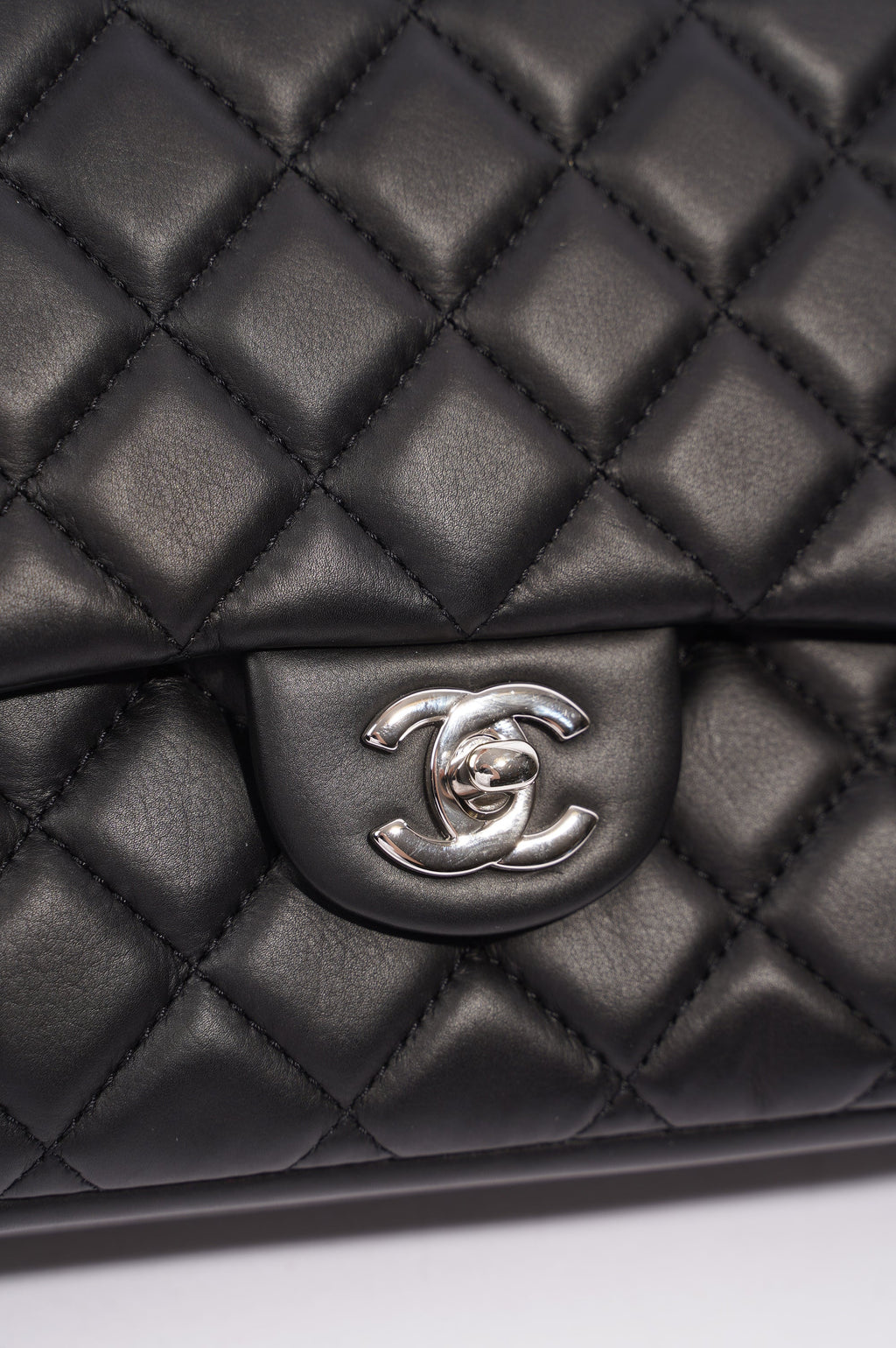 Chanel Womens Lambskin Quilted Flap Bag Black / Silver