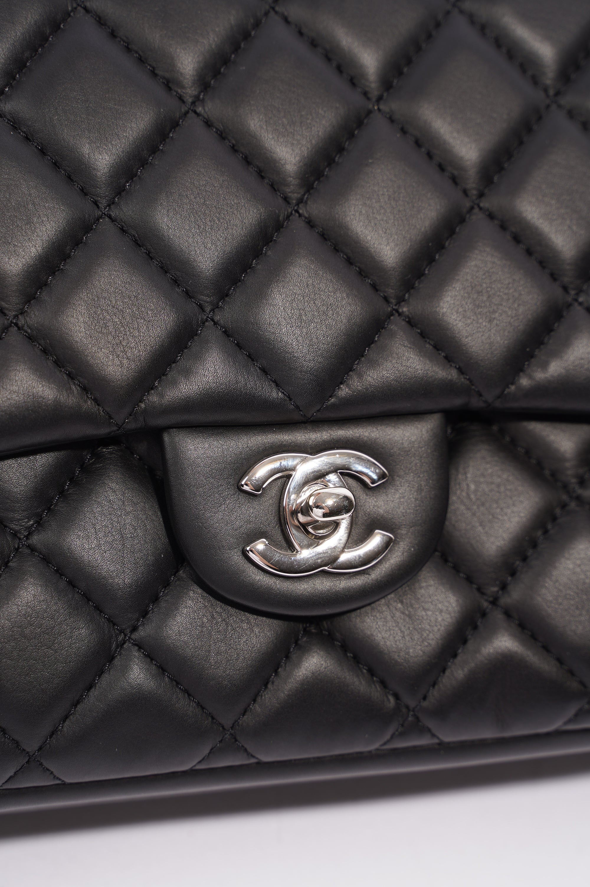 Chanel Womens Lambskin Quilted Flap Bag Black / Silver