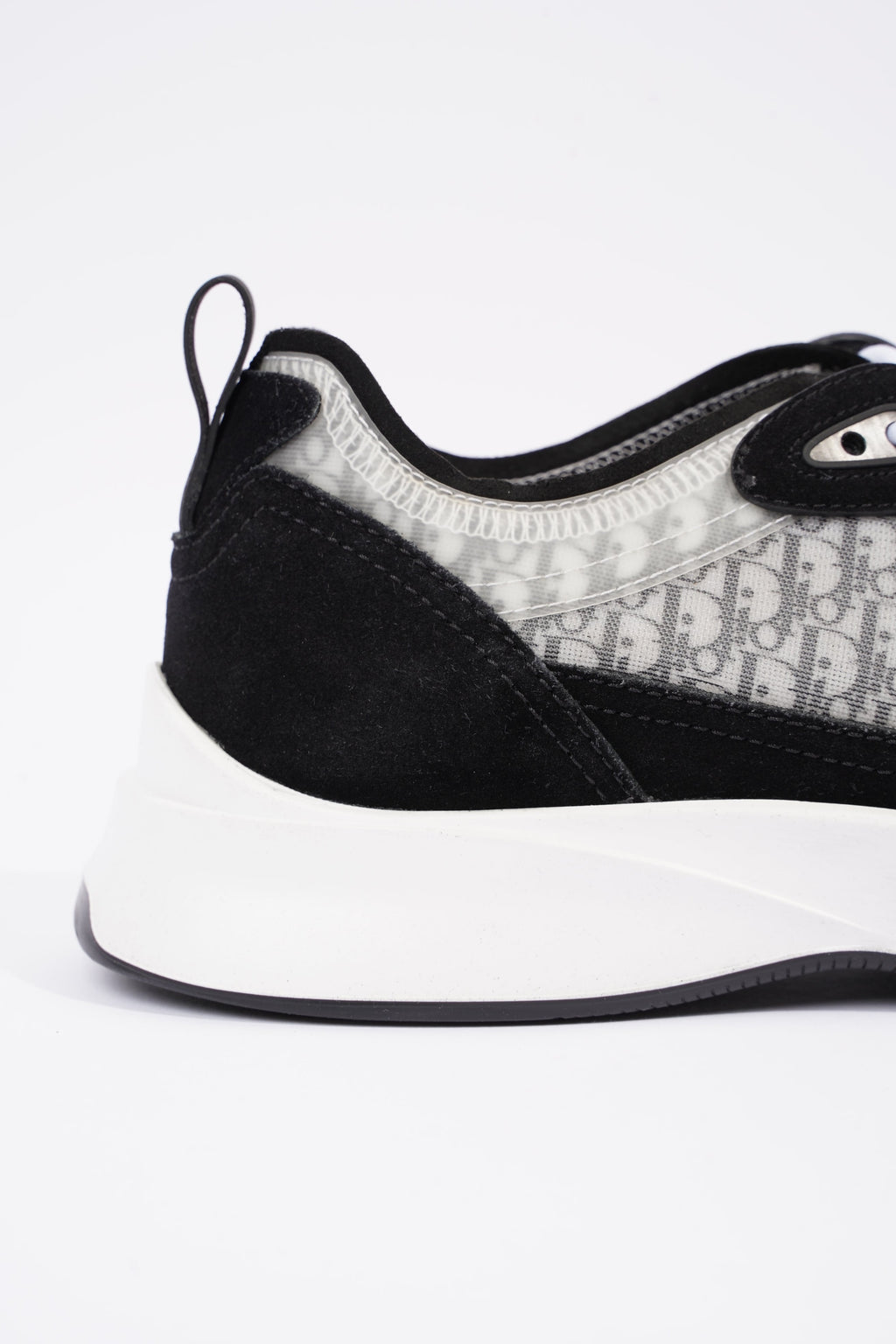Christian Dior Mens B25 Runner Sneaker White / Black EU 44 / UK 10