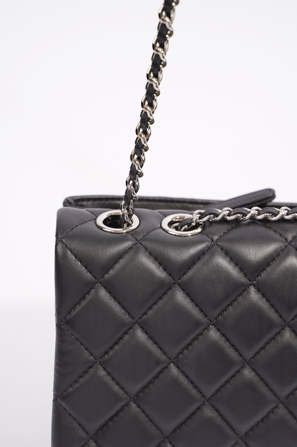 Chanel Womens Lambskin Quilted Flap Bag Black / Silver