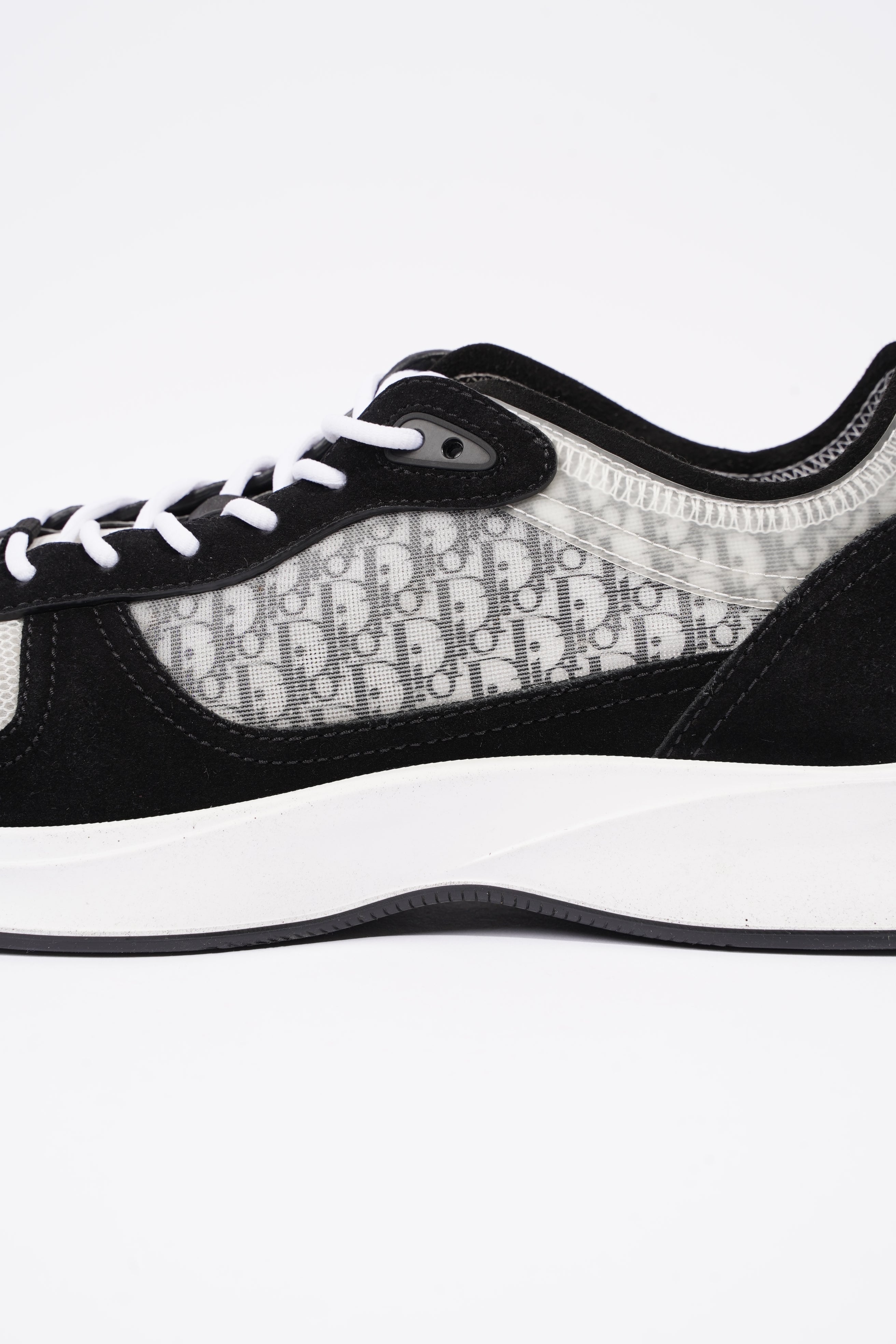 Christian Dior Mens B25 Runner Sneaker White / Black EU 44 / UK 10