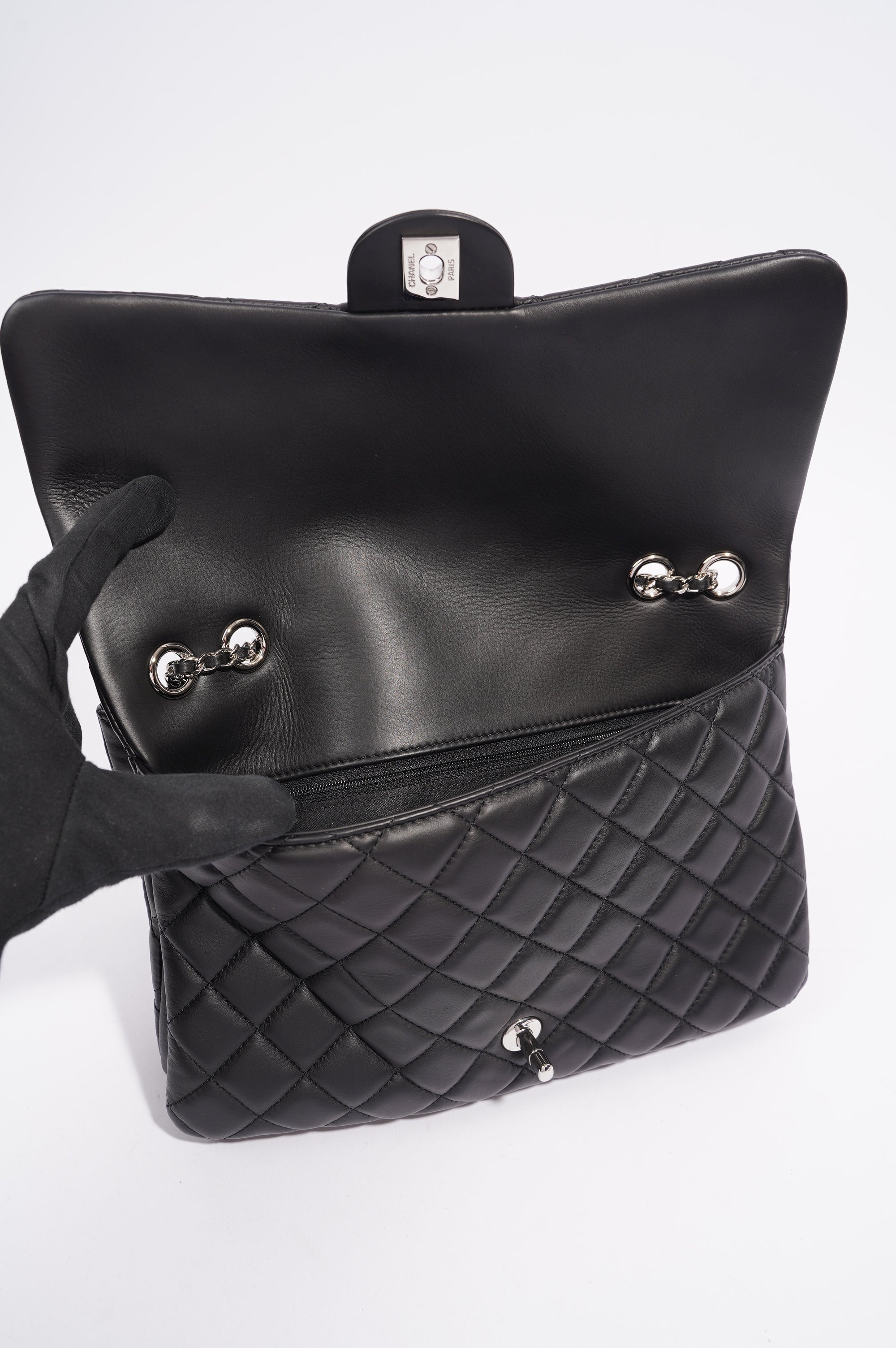 Chanel Womens Lambskin Quilted Flap Bag Black / Silver